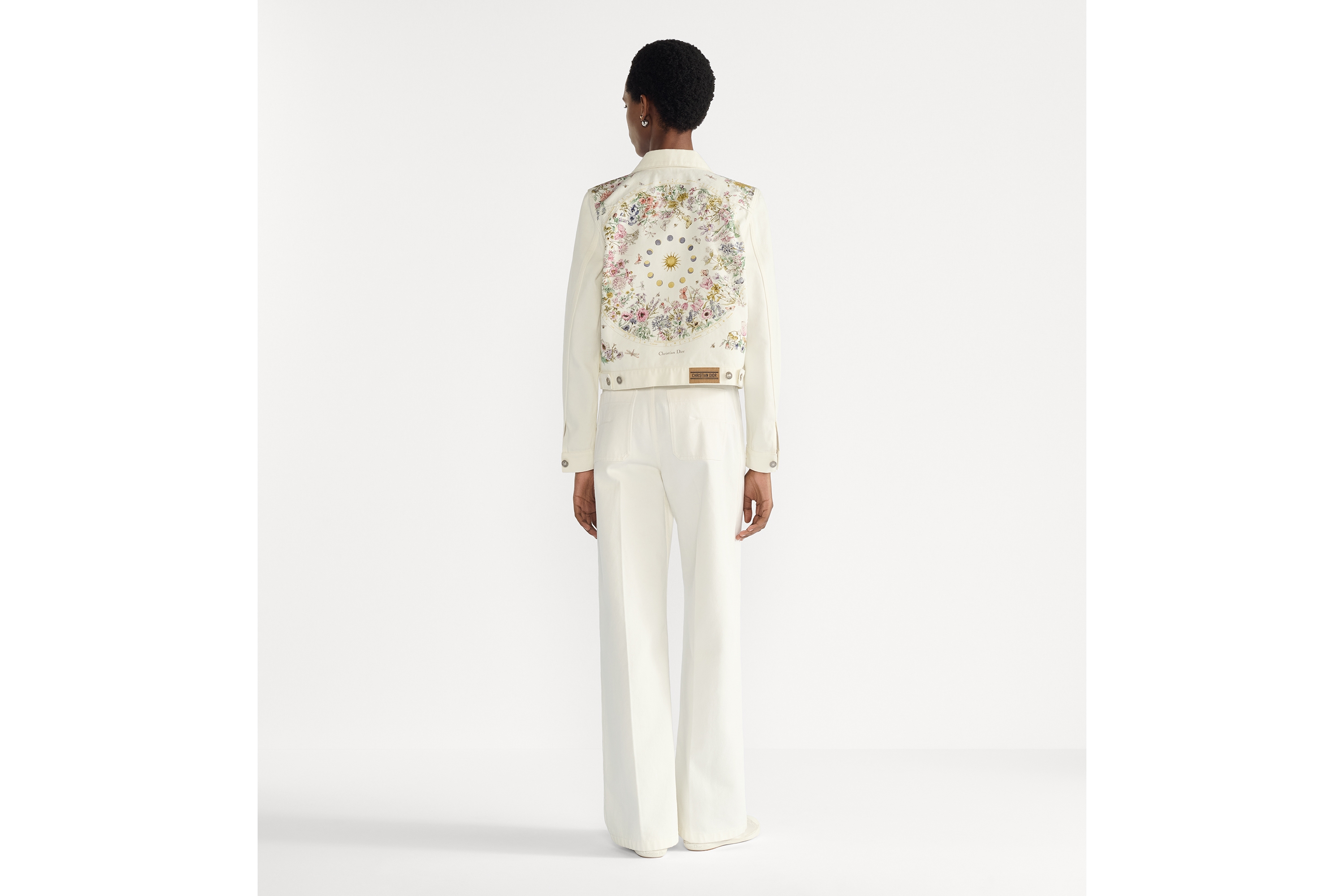 LOOK_F_25_4_LOOK_011_E03?$lookDefault_GH