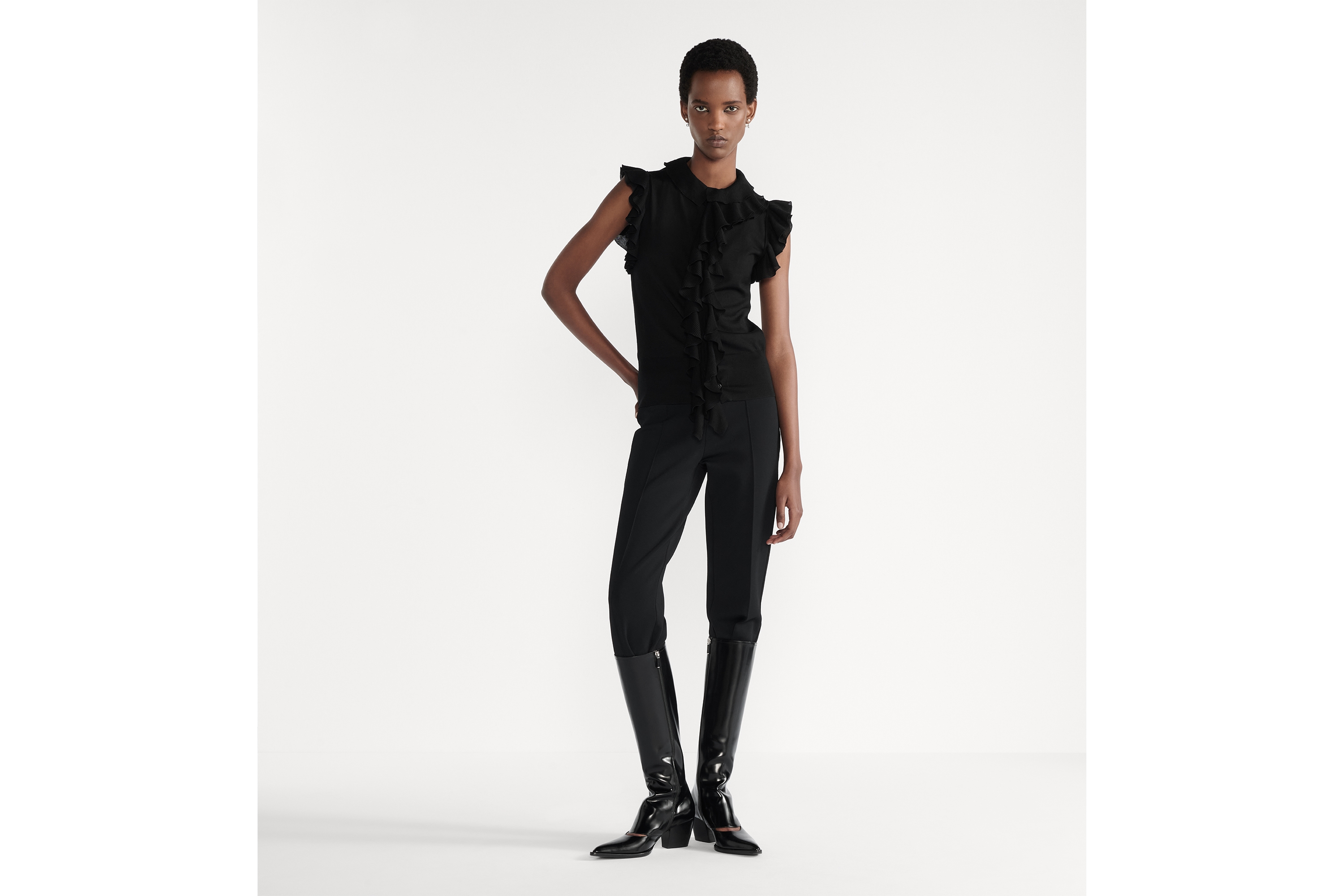 look_image_alt_prefix ルーシュカラー付き ノースリーブトップス バージンウール ニット E01