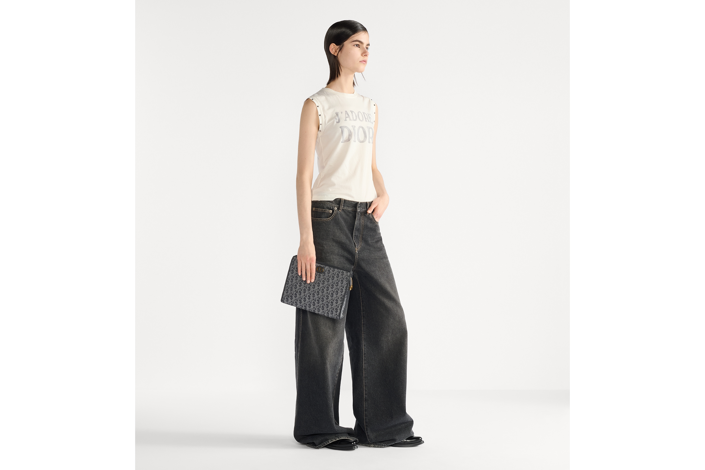 30 Montaigne Dea Pouch