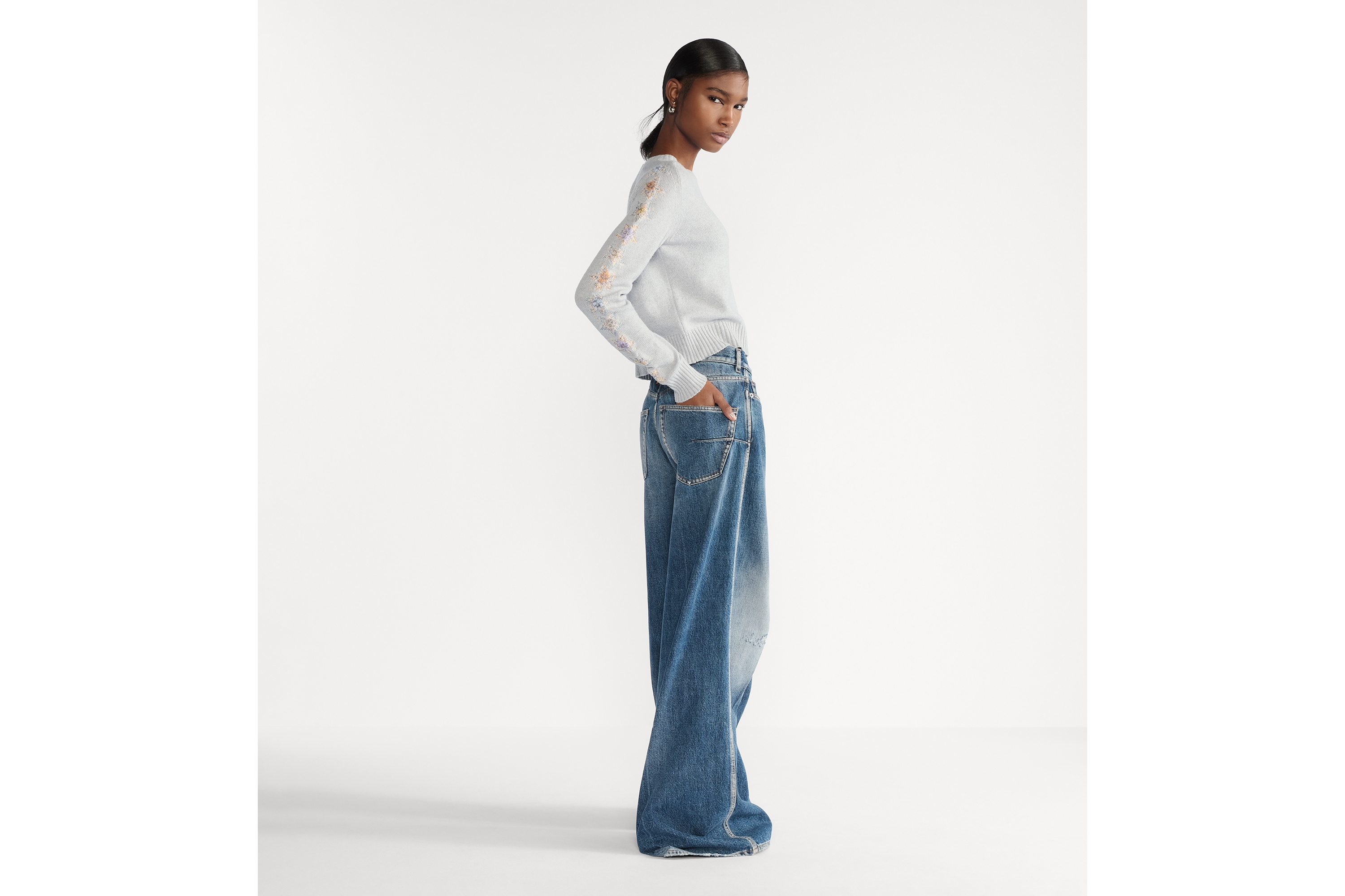 Look Embroidered Sweater Gray Cashmere Knit with Multicolor Dior Star Motif E02