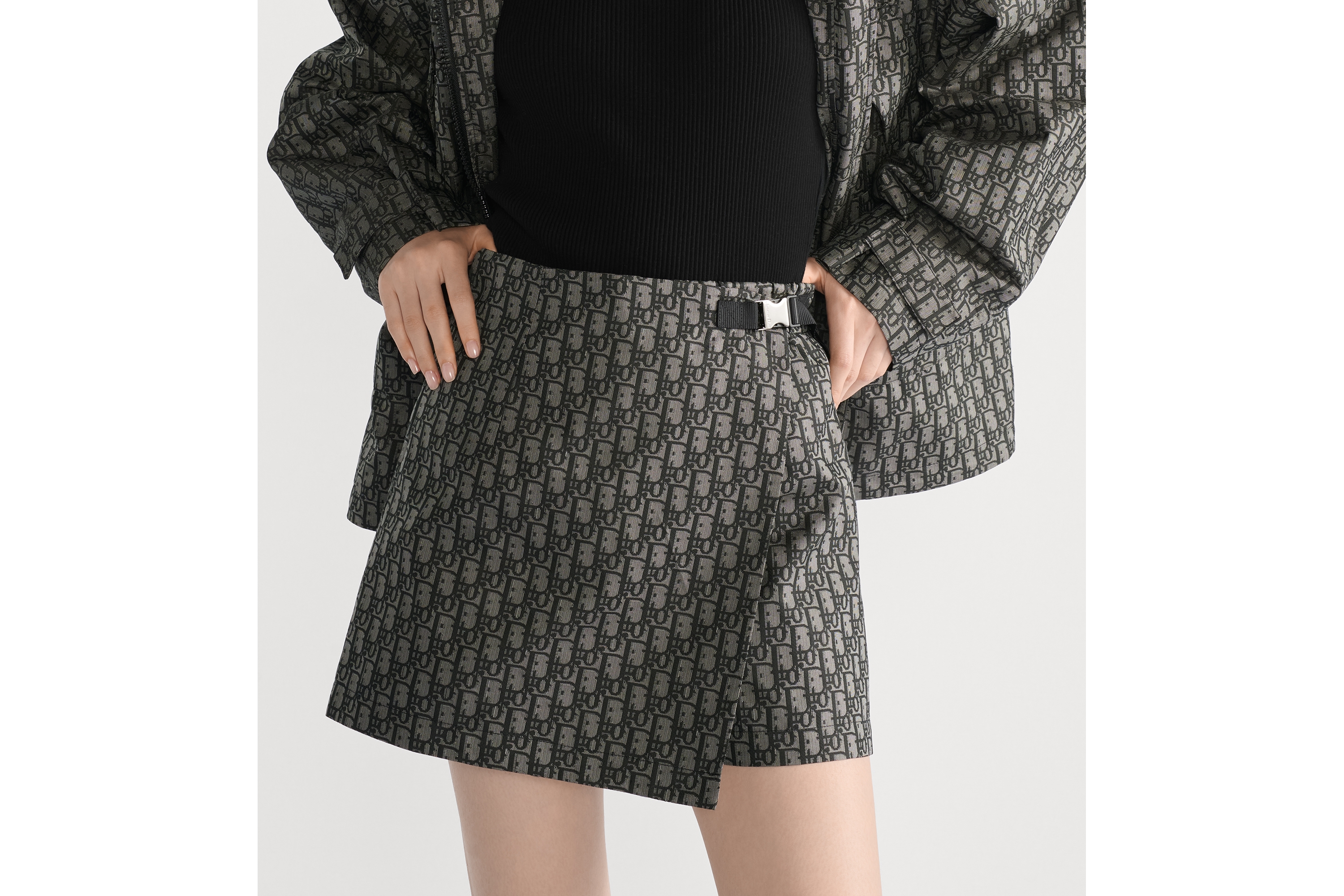 Look Skort Gray Technical Jacquard Taffeta with Dior Oblique Motif E13