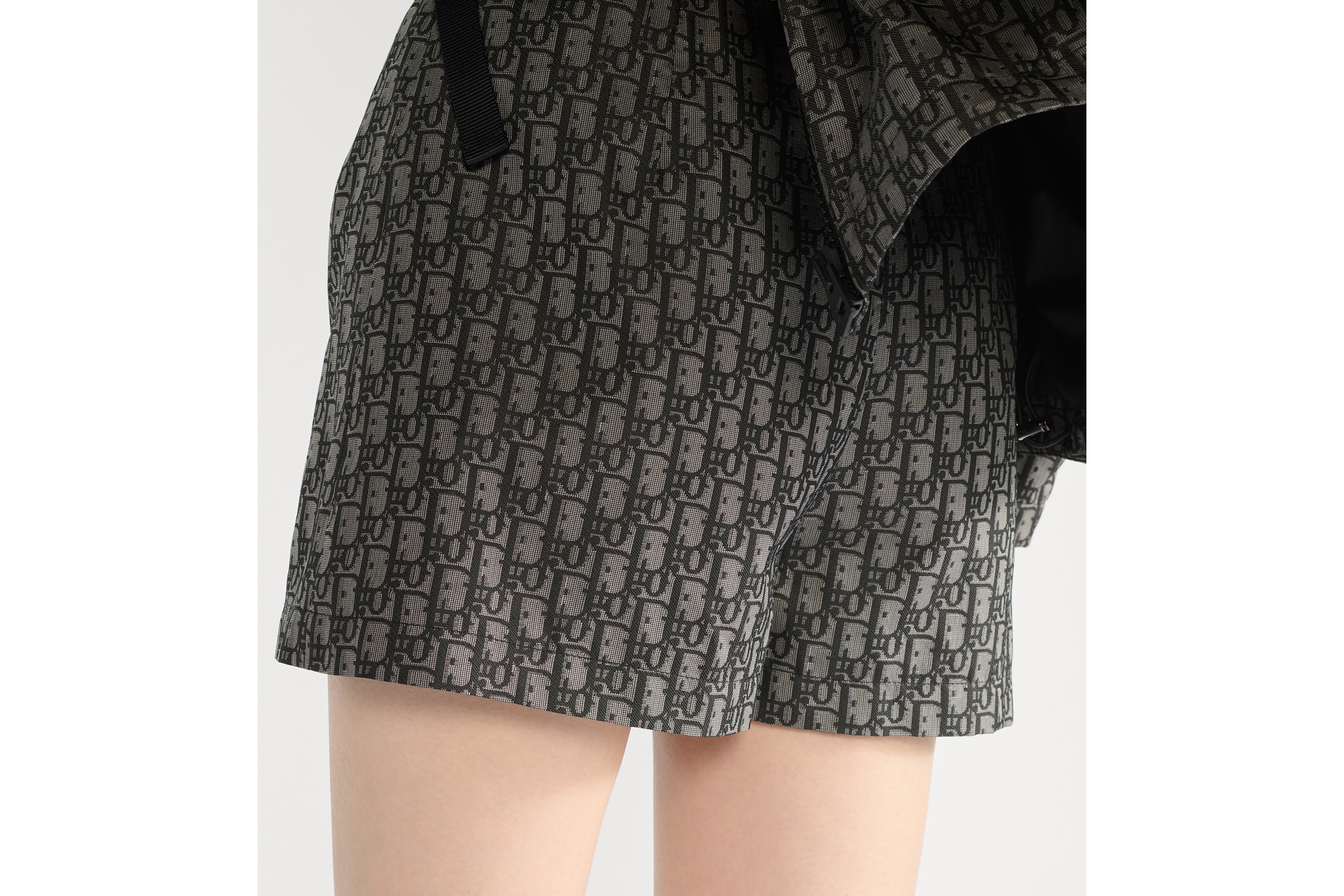 Look Skort Gray Technical Jacquard Taffeta with Dior Oblique Motif E16