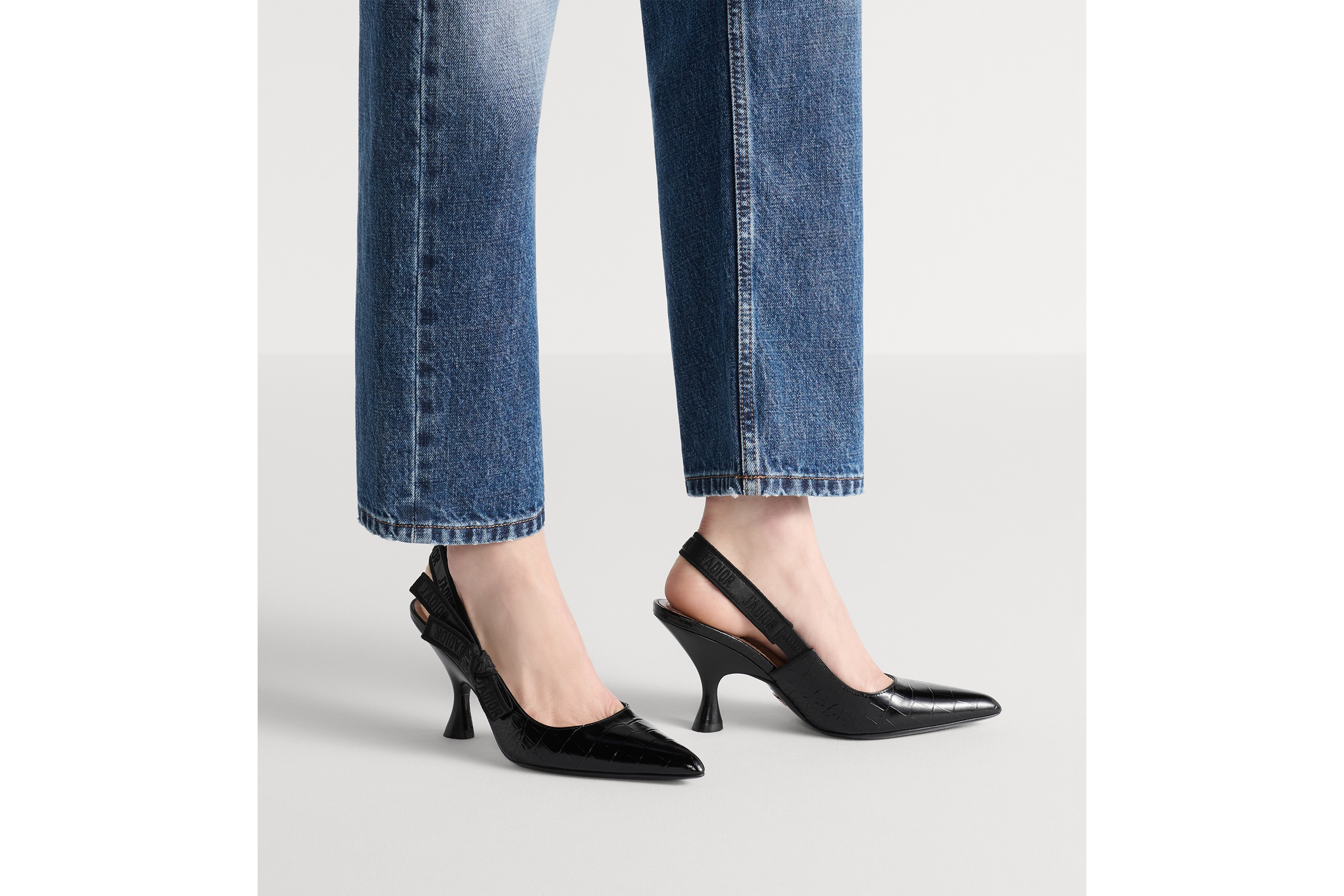 Look Escarpin slingback J'Adior Cuir de veau imprimé du motif crocodile noir E14
