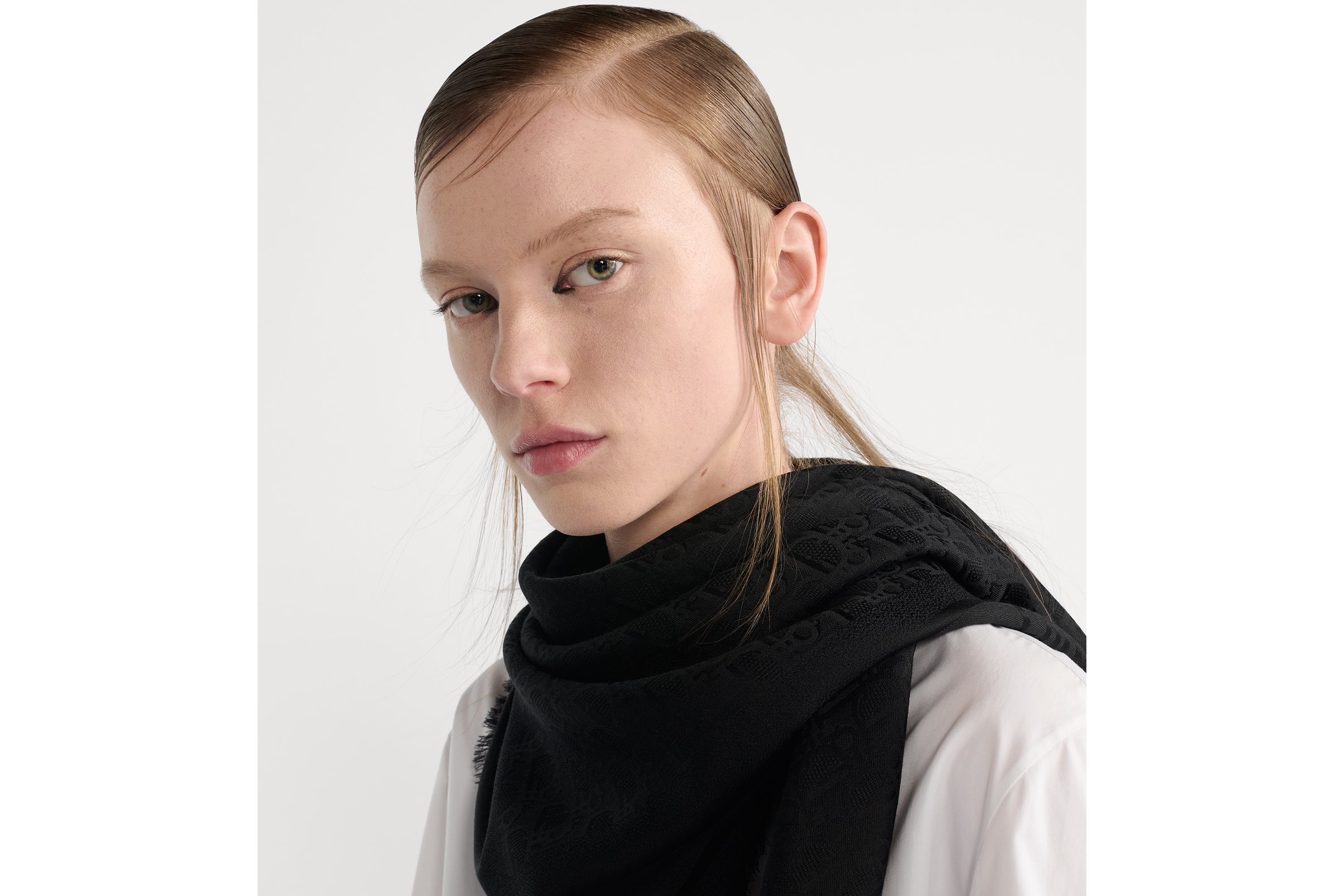 Look Dior Oblique Shawl Black Cashmere and Silk Jacquard E07