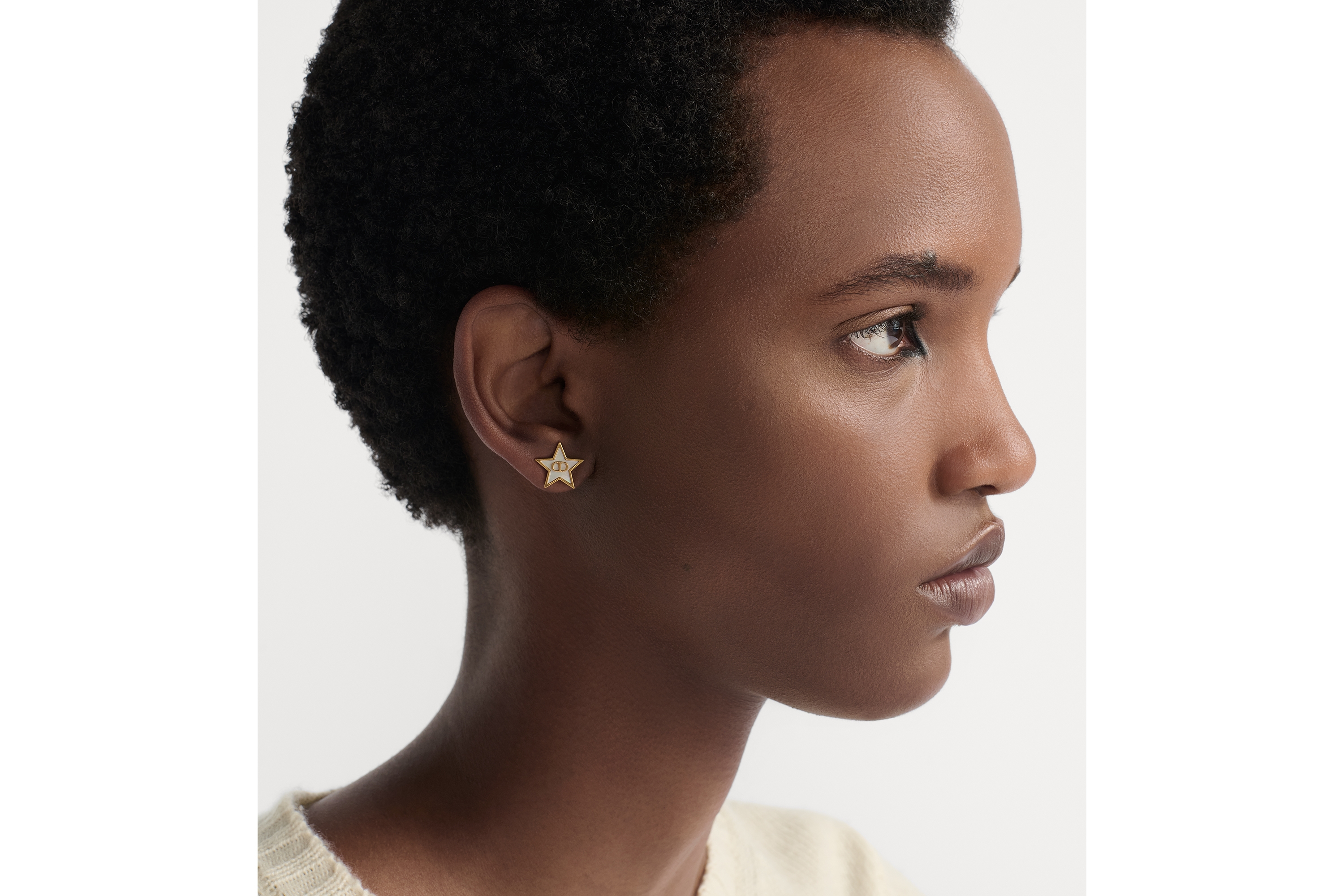 Look Dior Tribales Earrings Gold-Finish Metal with White Resin Pearl and Mother-of-Pearl E08