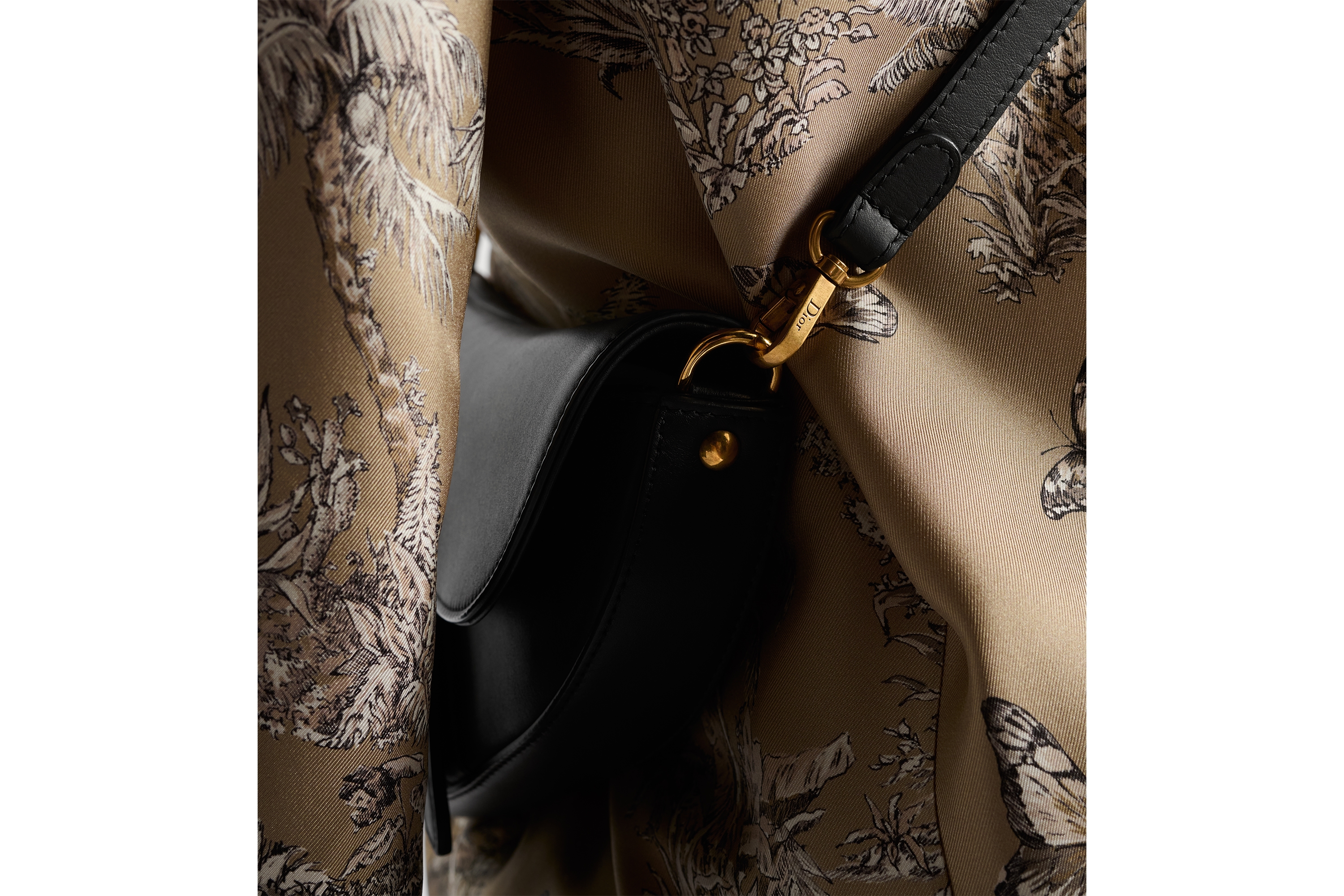 Small Saddle Multicarry Bag with Strap