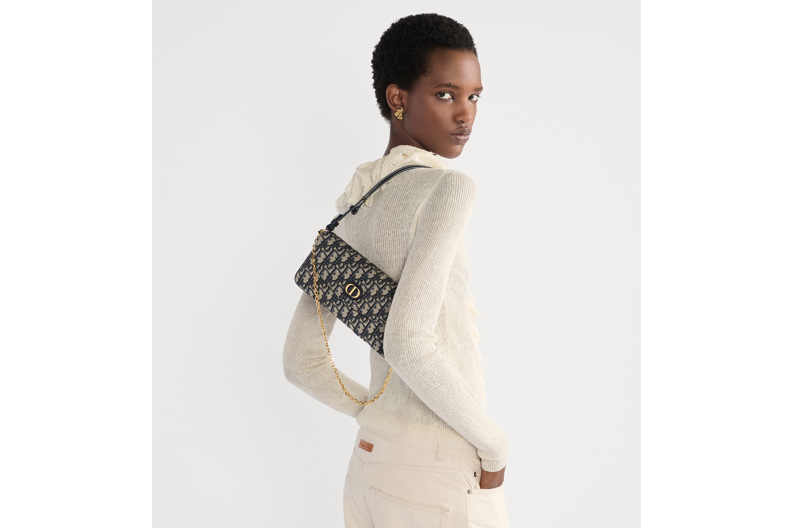30 Montaigne D-Vine Pouch with Chain