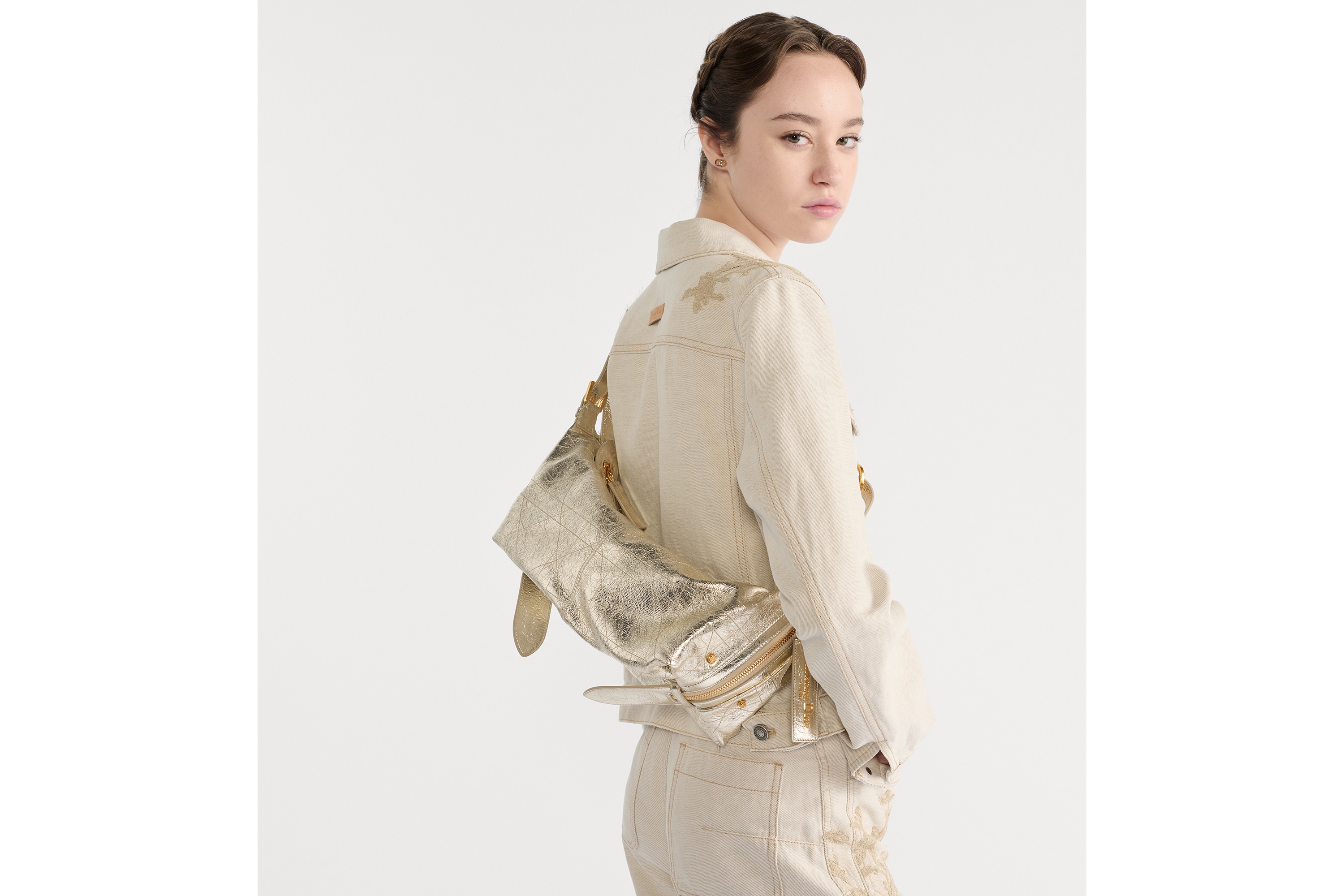 Bolsa D-Journey média em couro de vitelo enrugado Flat Macrocannage dourado metálico E05