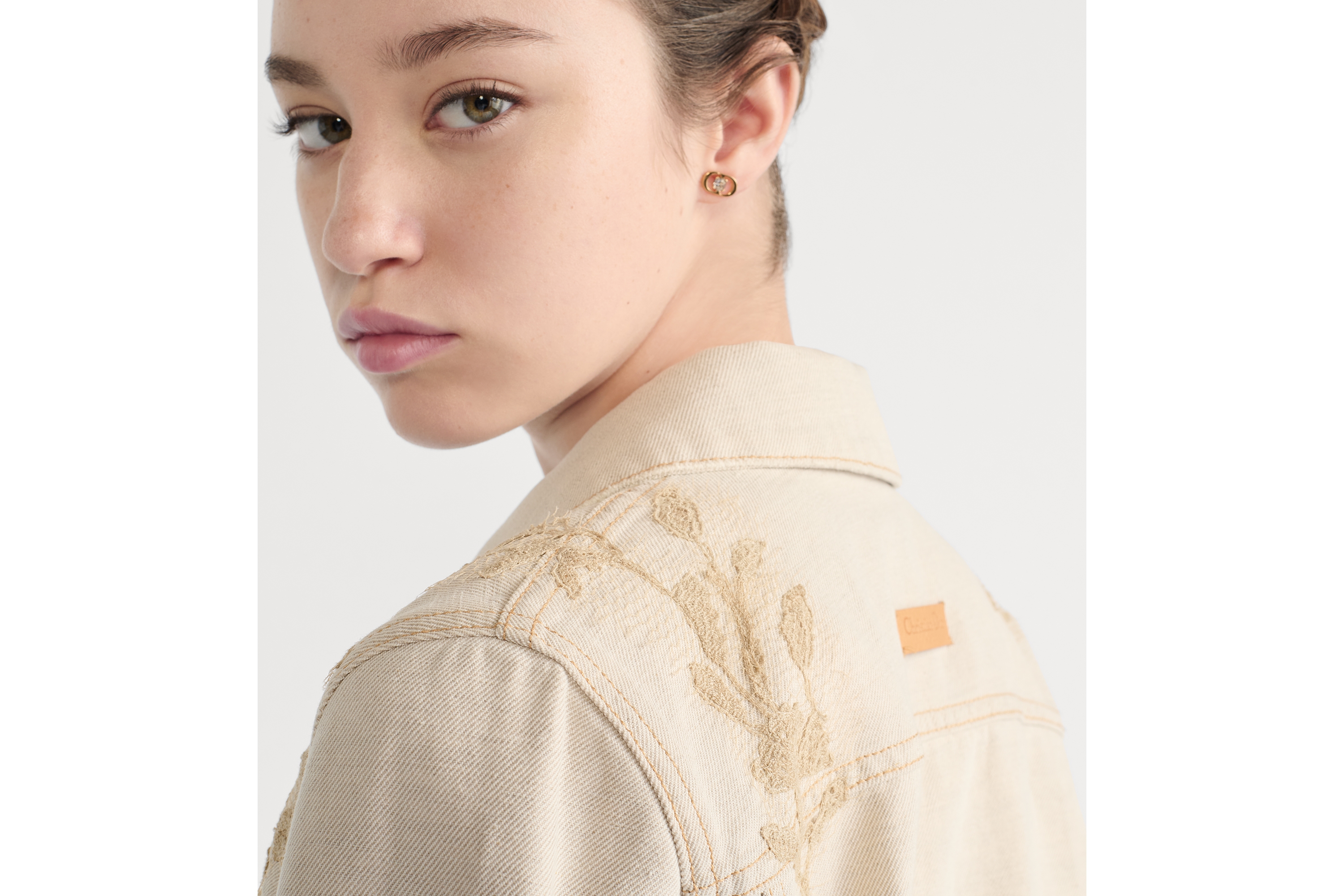 แจ็กเก็ต ผ้าฝ้ายเดนิมสีเบจประดับลูกไม้ลาย Millefiori E09