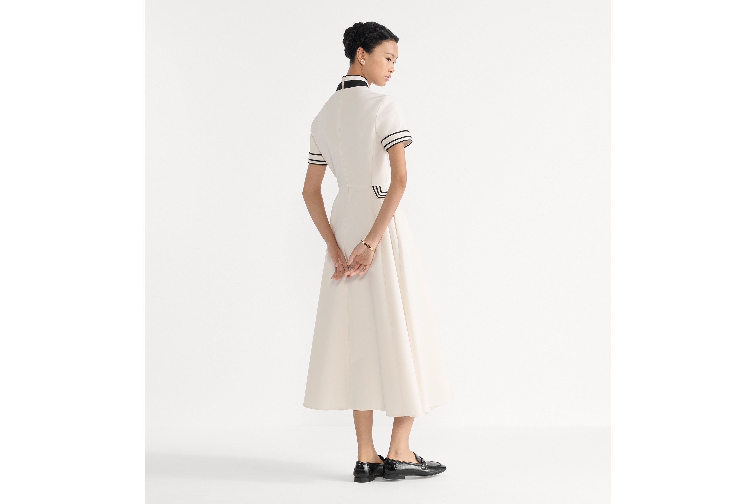 look_image_alt_prefix Midilange overhemdjurk met riem Ecru wol en mohair E03