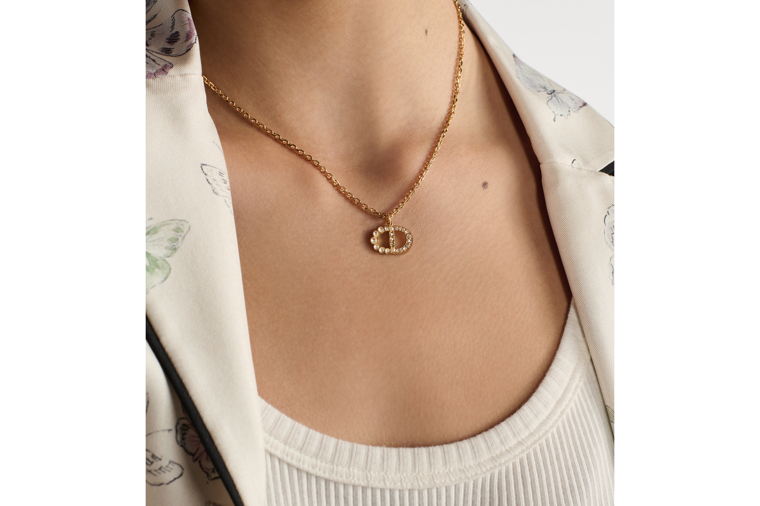 Look Petit CD Duo Necklace Gold-Finish Metal, White Resin Pearls and Sparkling Crystals E12