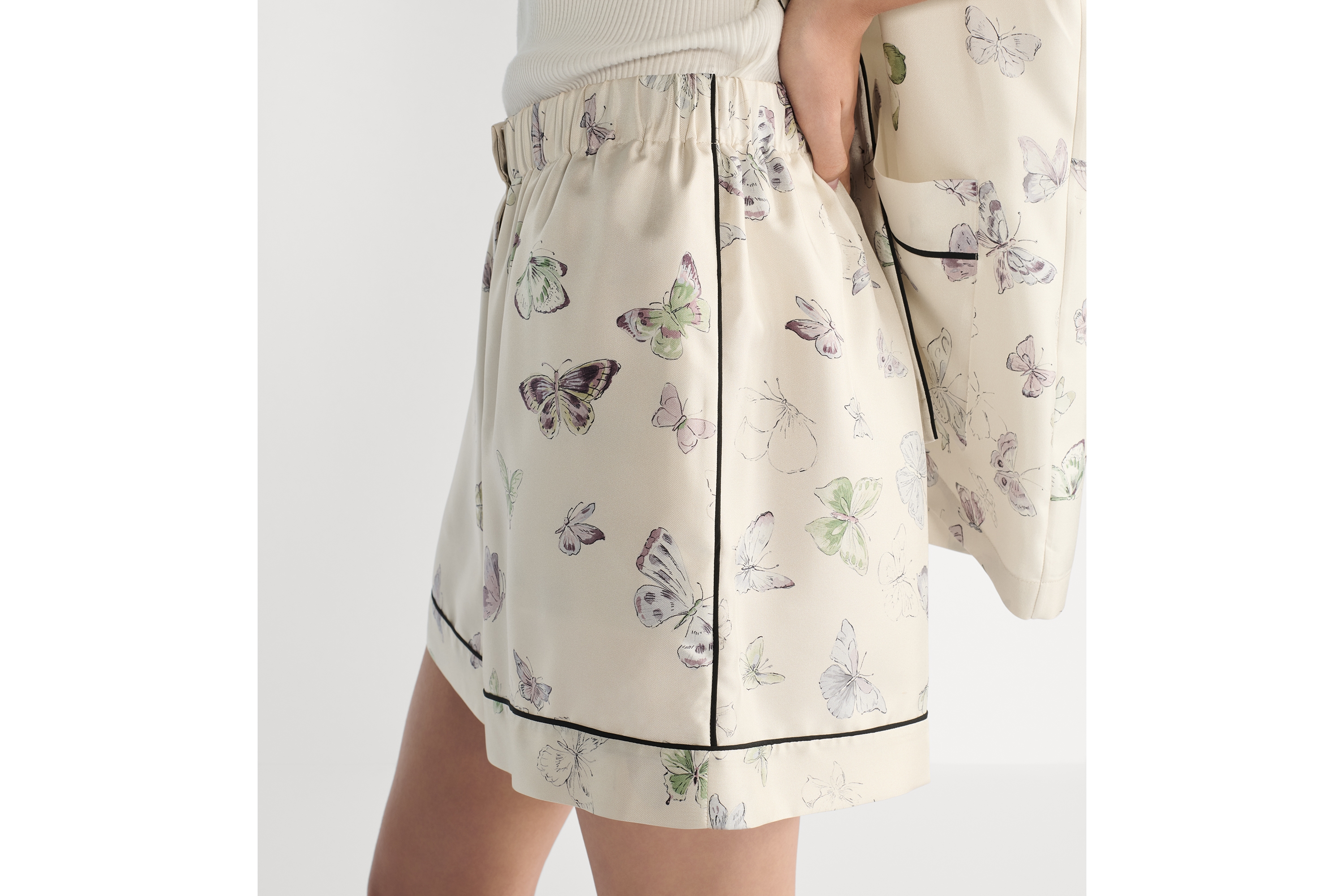 Look Shorts Ecru Silk Twill with Multicolor Butterfly Motif E13