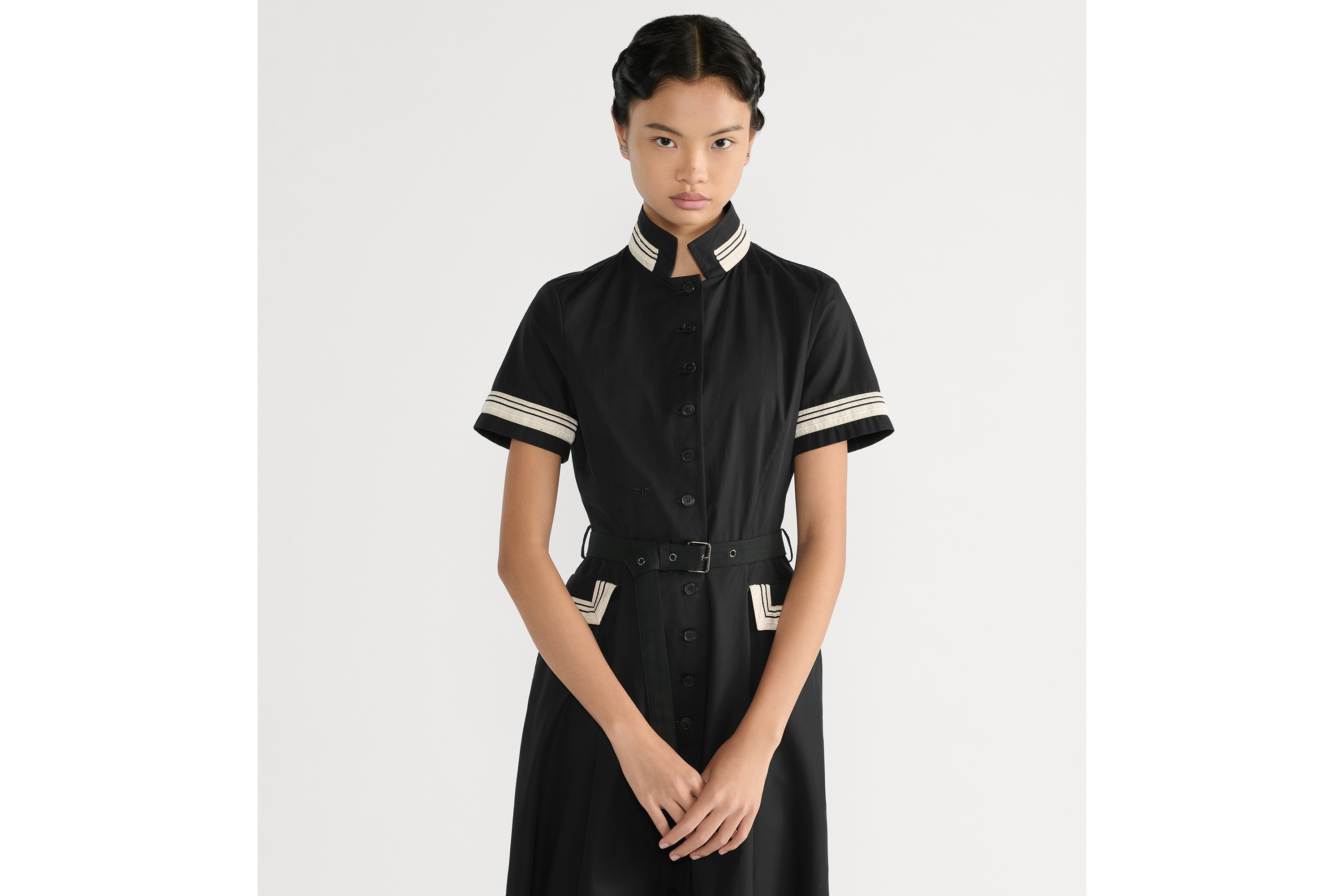 Ausgestelltes, mittellanges Hemdkleid Baumwollgabardine in Schwarz E04