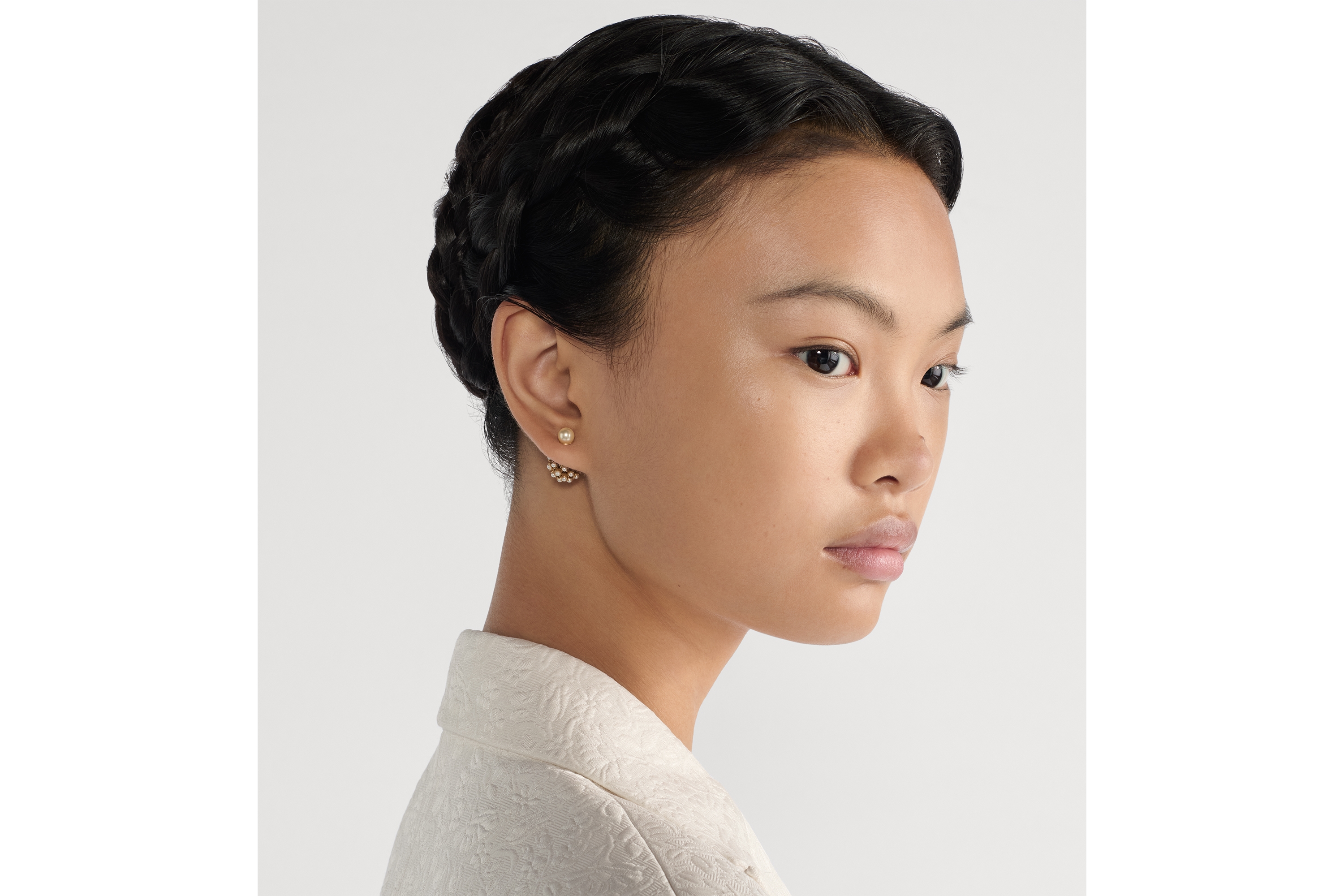 Look Dior Tribales Earrings Gold-Finish Metal and White Resin Pearls E08