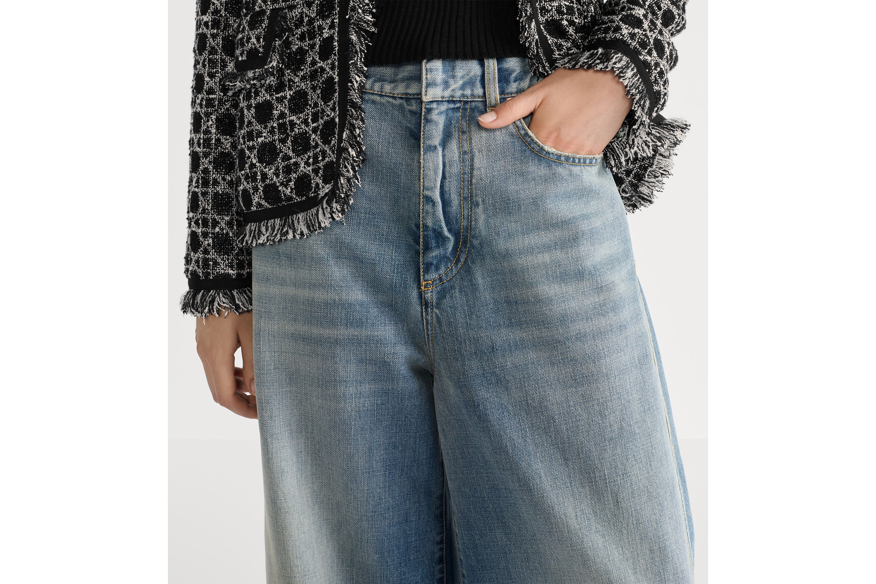 look_image_alt_prefix Ausgestellte Jeans Stonewashed Baumwolldenim in Blau und Dior Oblique Innenseite E13