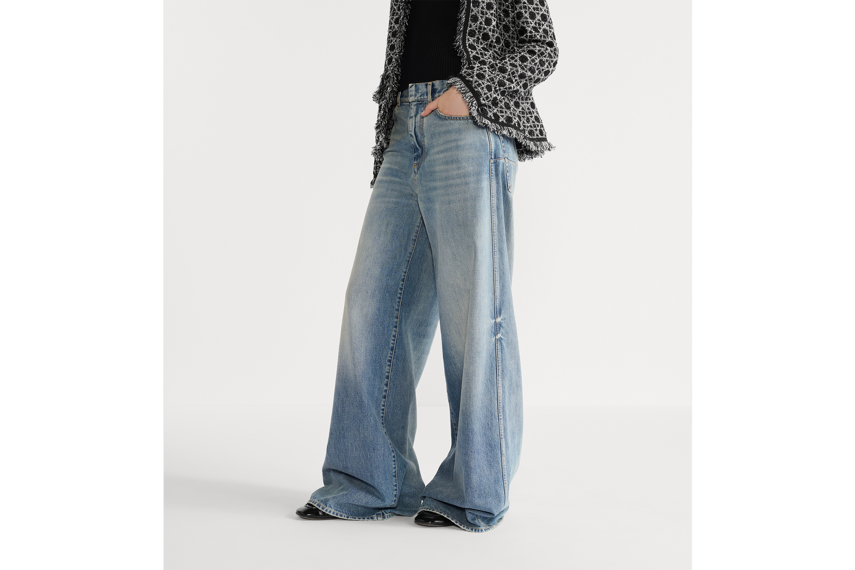 look_image_alt_prefix Ausgestellte Jeans Stonewashed Baumwolldenim in Blau und Dior Oblique Innenseite E14