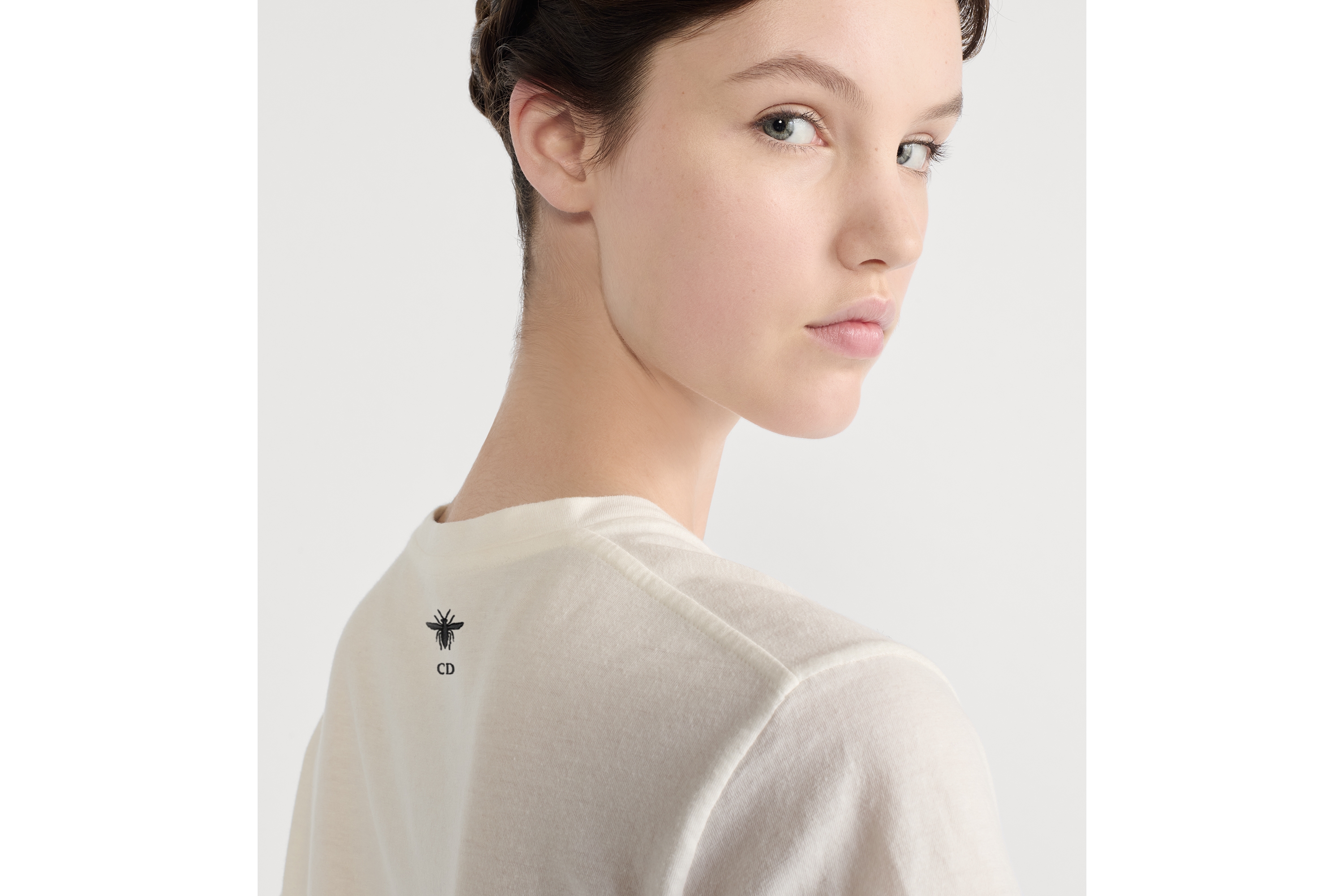 look_image_alt_prefix T-shirt Witte jersey van katoen en linnen met zwart Dior Alphabet-motief E08