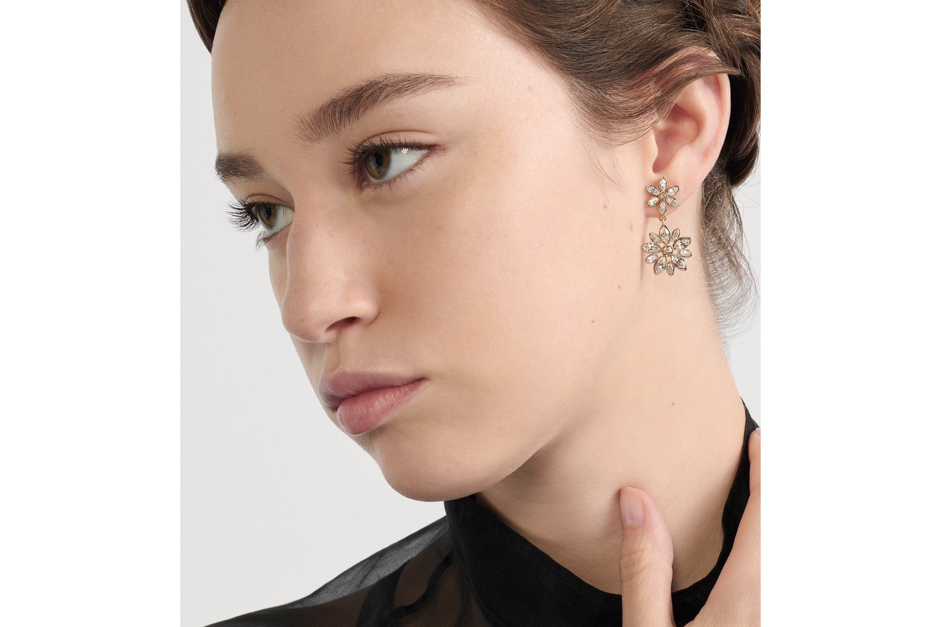 ต่างหู Fleur de Glace โลหะเคลือบทองสีอ่อนและคริสตัลโทนสีทองกับสีเงิน E07