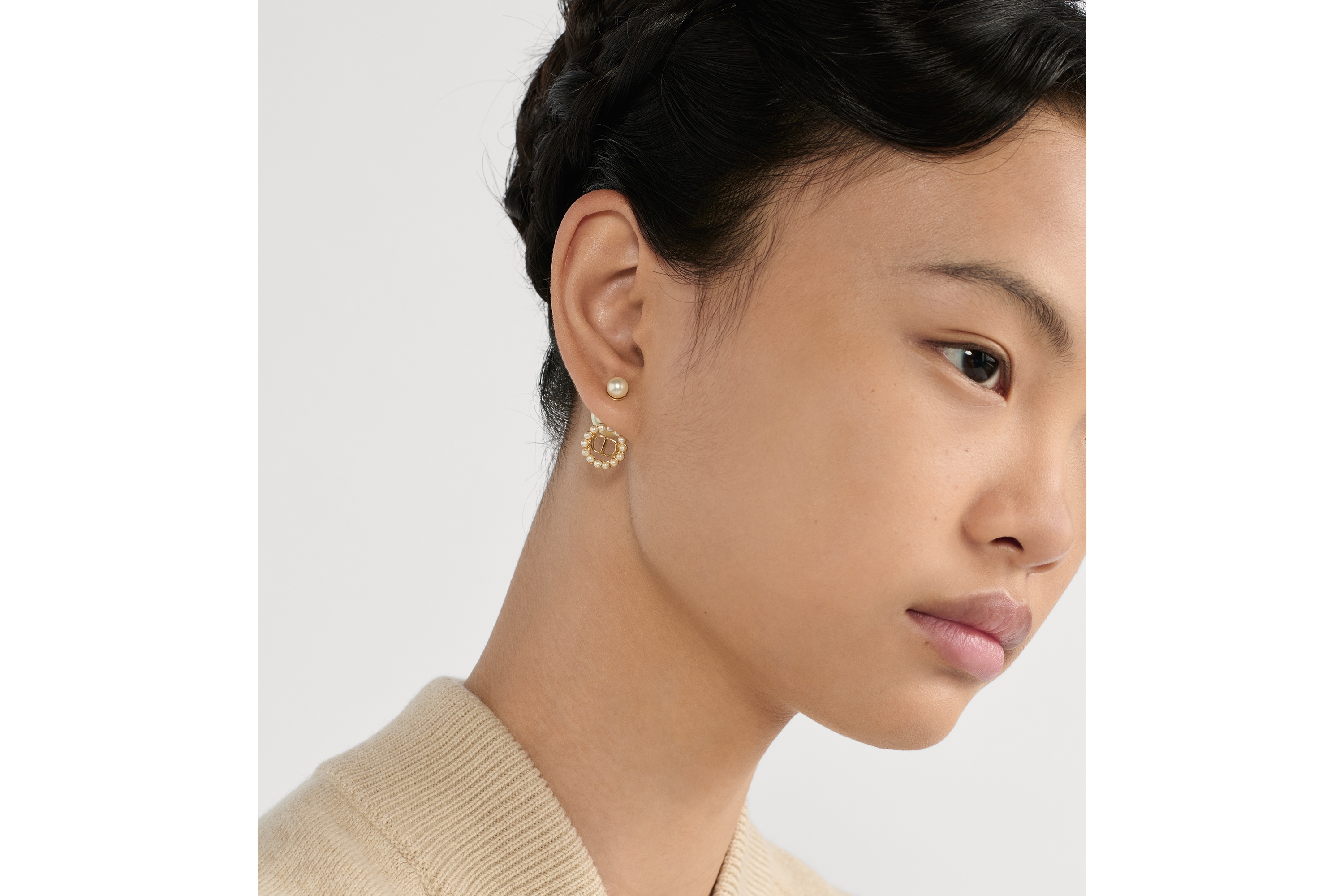 Look Dior Tribales Earrings Gold-Finish Metal and White Resin Pearls E08