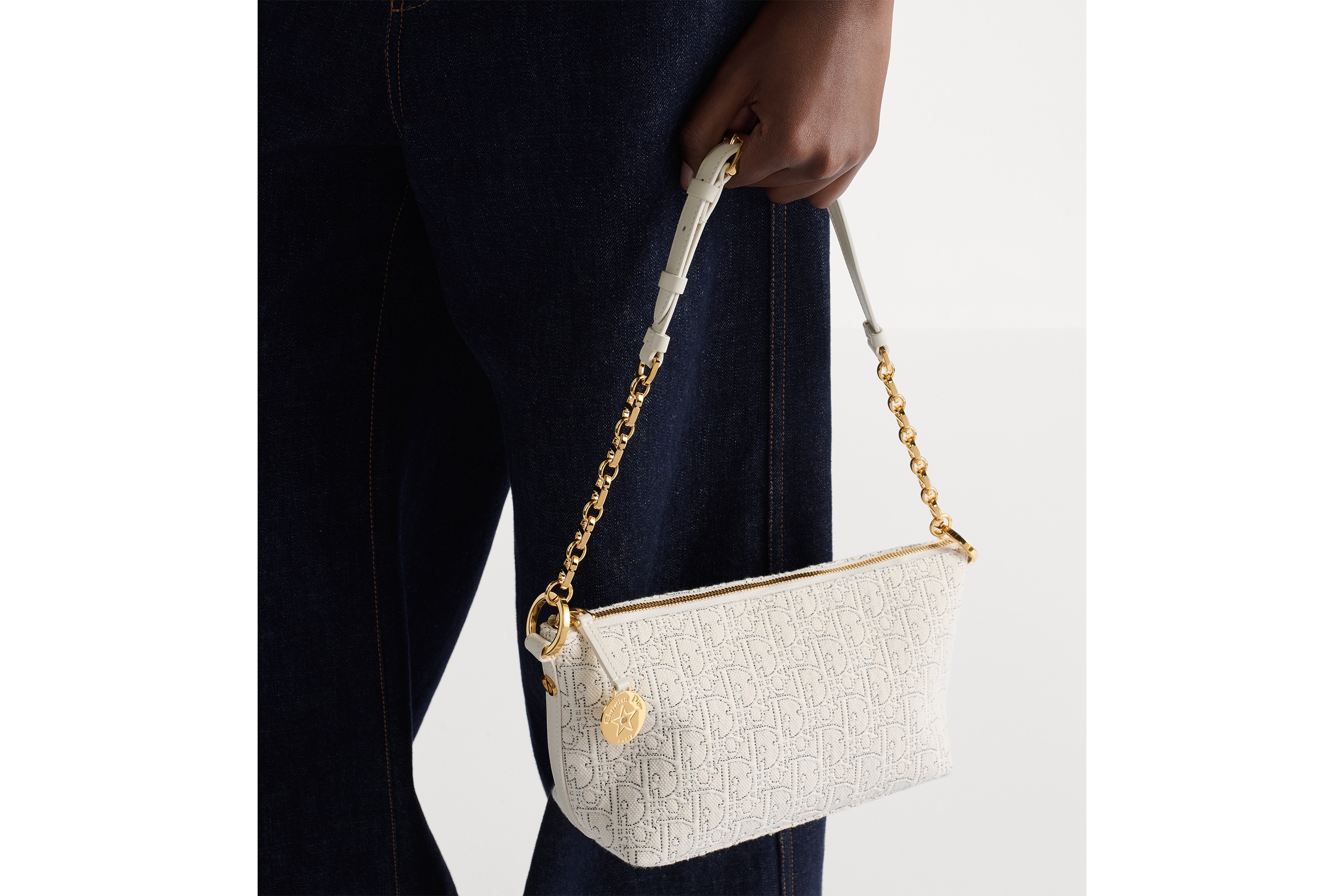 Diorstar 체인 호보백 화이트 Dior Oblique 자카드 & 콘트라스트 블랙 스티칭 E10