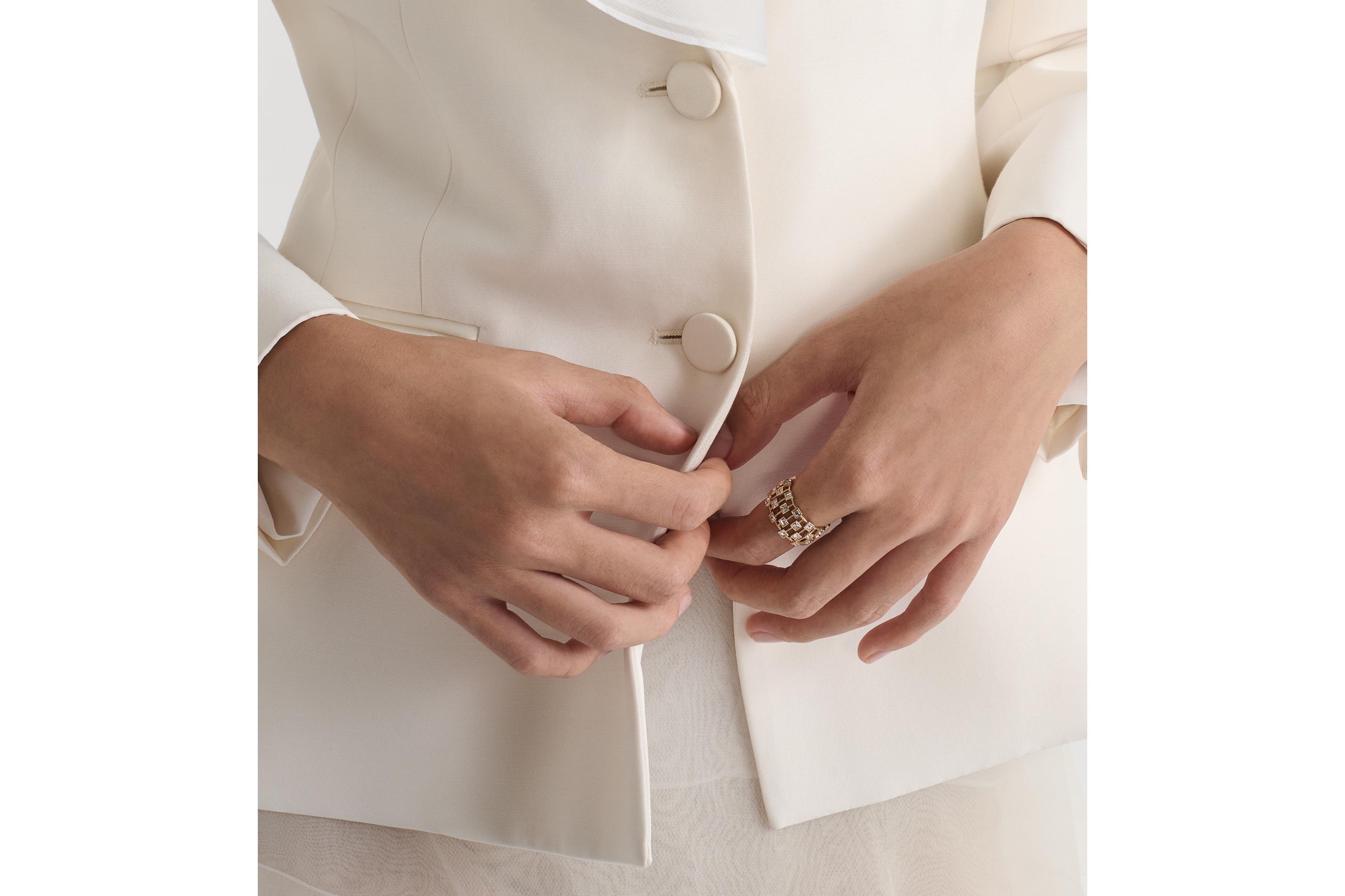 look_image_alt_prefix Dior Deco Ring Metall mit hellem Gold-Finish und Kristalle in Weiß E13