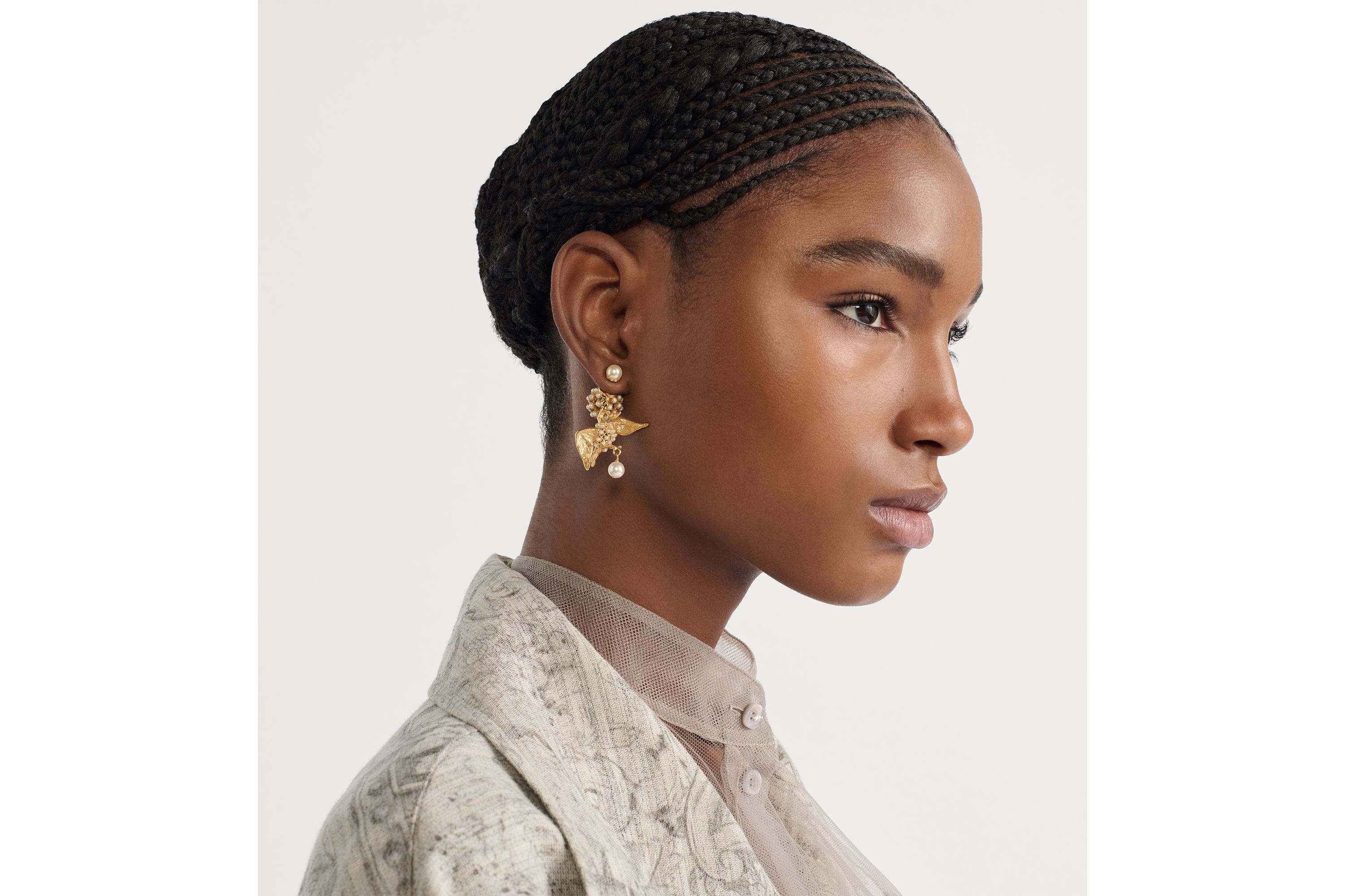 look_image_alt_prefix Dior Tribales 귀걸이 골드 피니시 메탈 & 화이트 레진 진주 E08