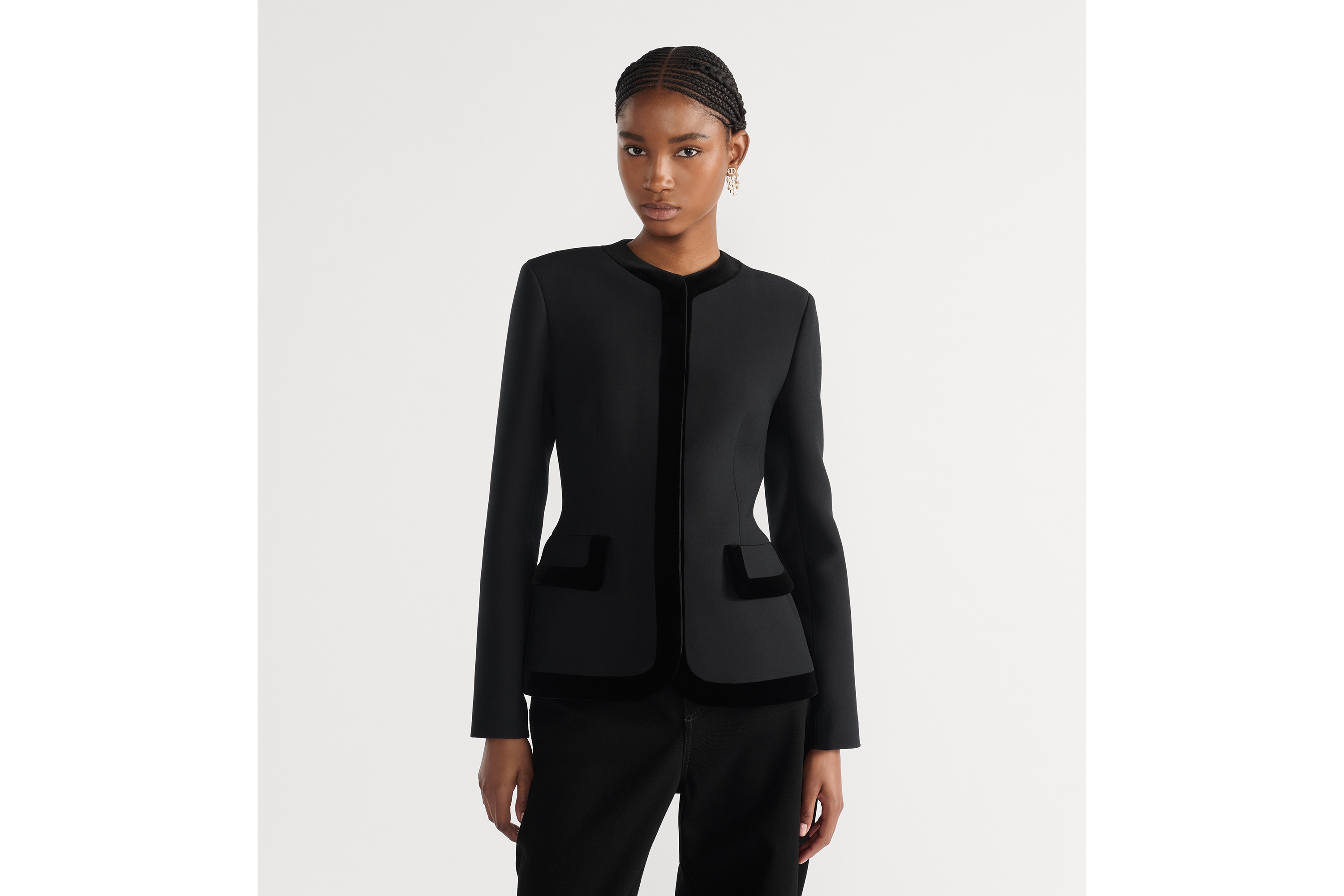 เสื้อแจ็กเก็ตรูปทรงพอดีตัว ผ้าวูลและผ้าไหมสีดำ E04