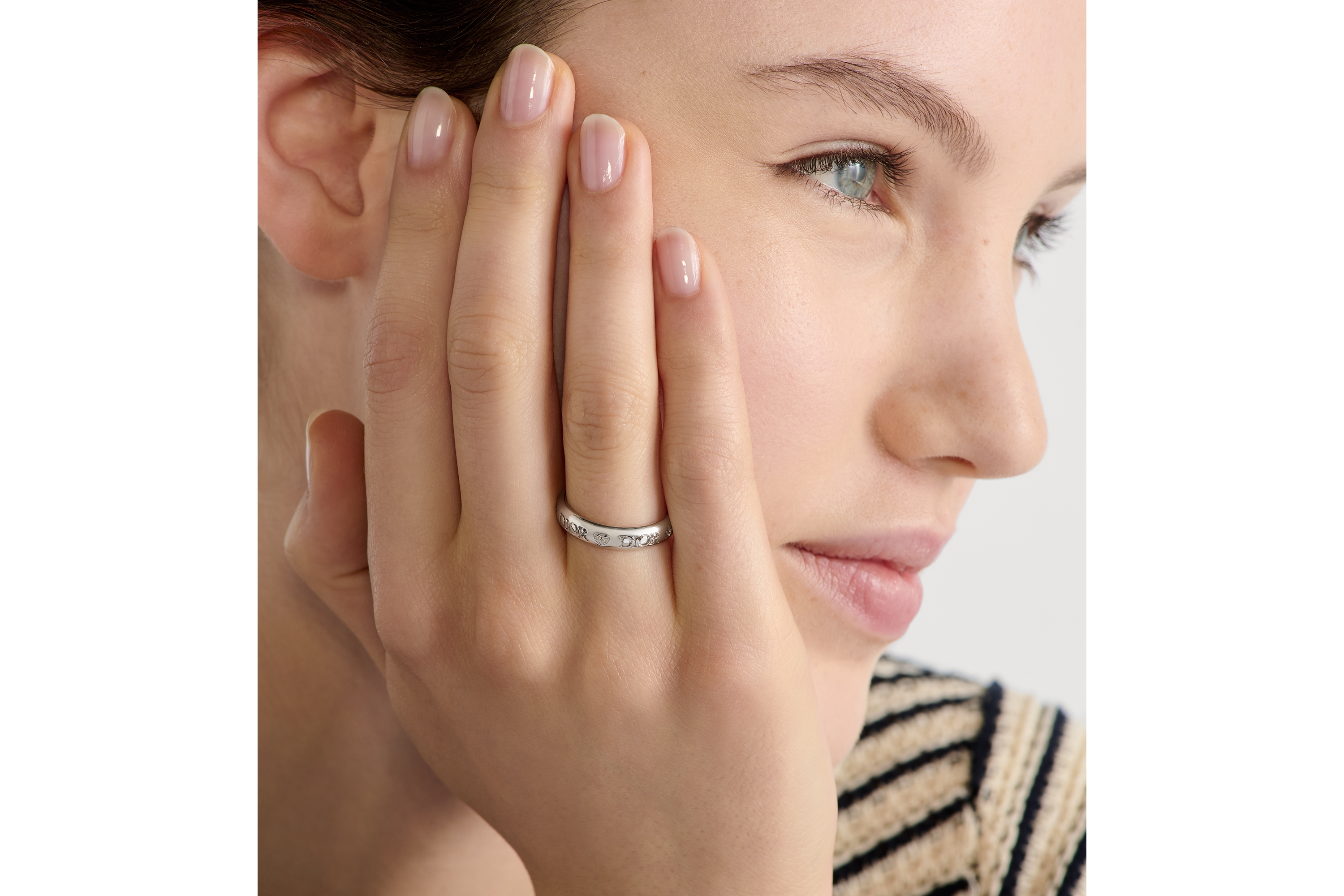 Look Dior Trésor Ring Silver-Finish Metal E11