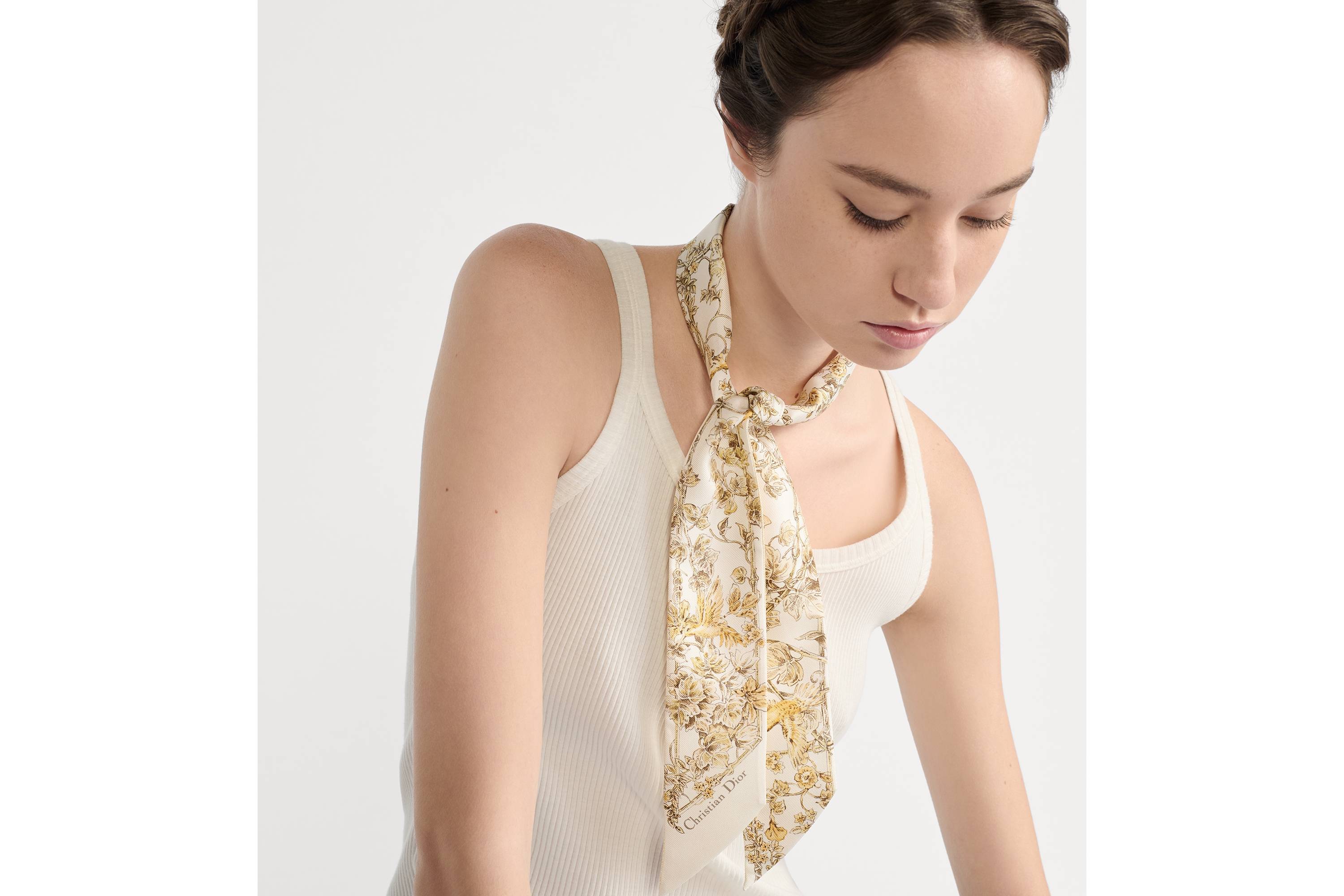 Mitzah Jardin D-Étoile Twill de seda branco e dourado E08