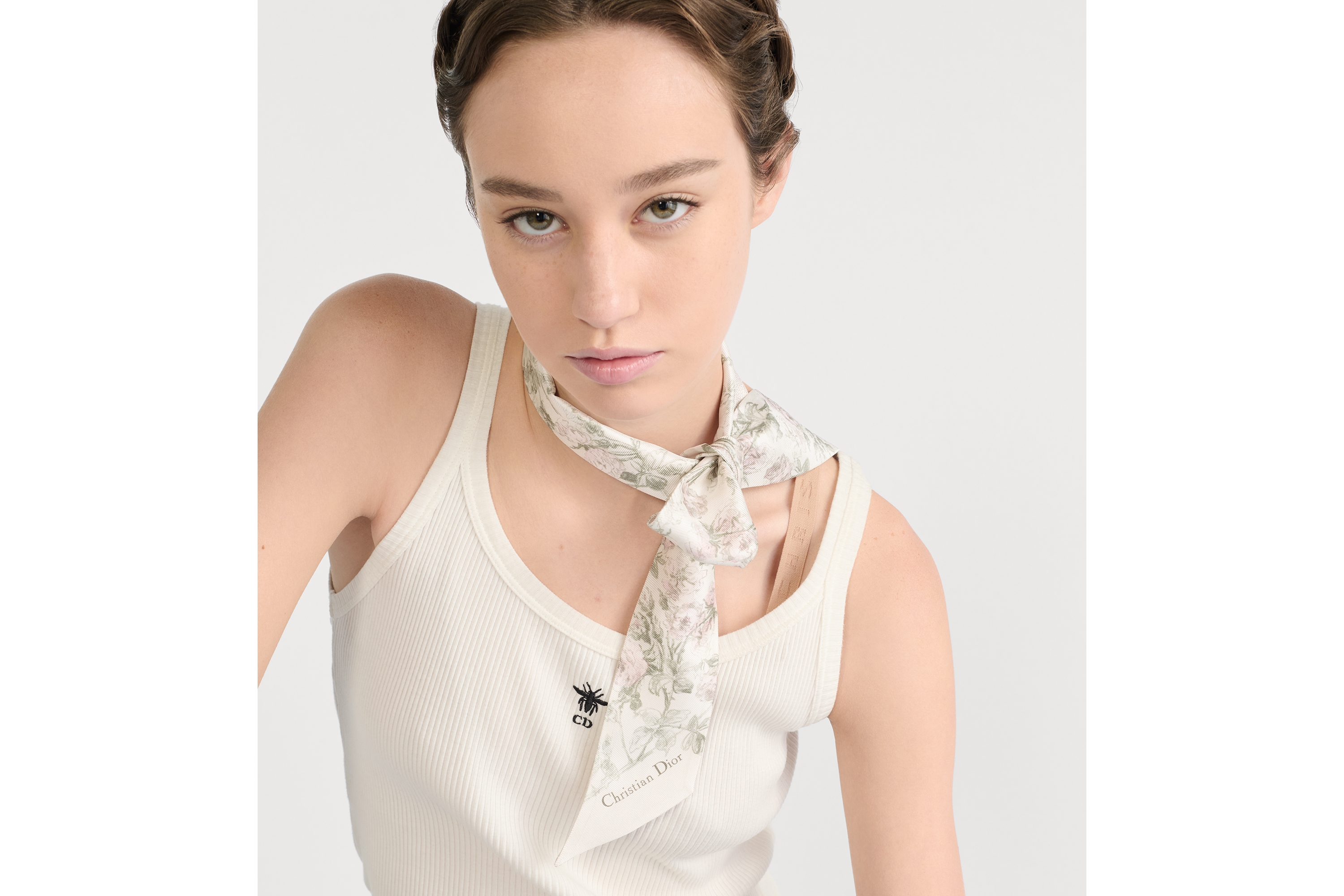 Look Rosier de Dior Mitzah Scarf White and Purple Silk Twill E07