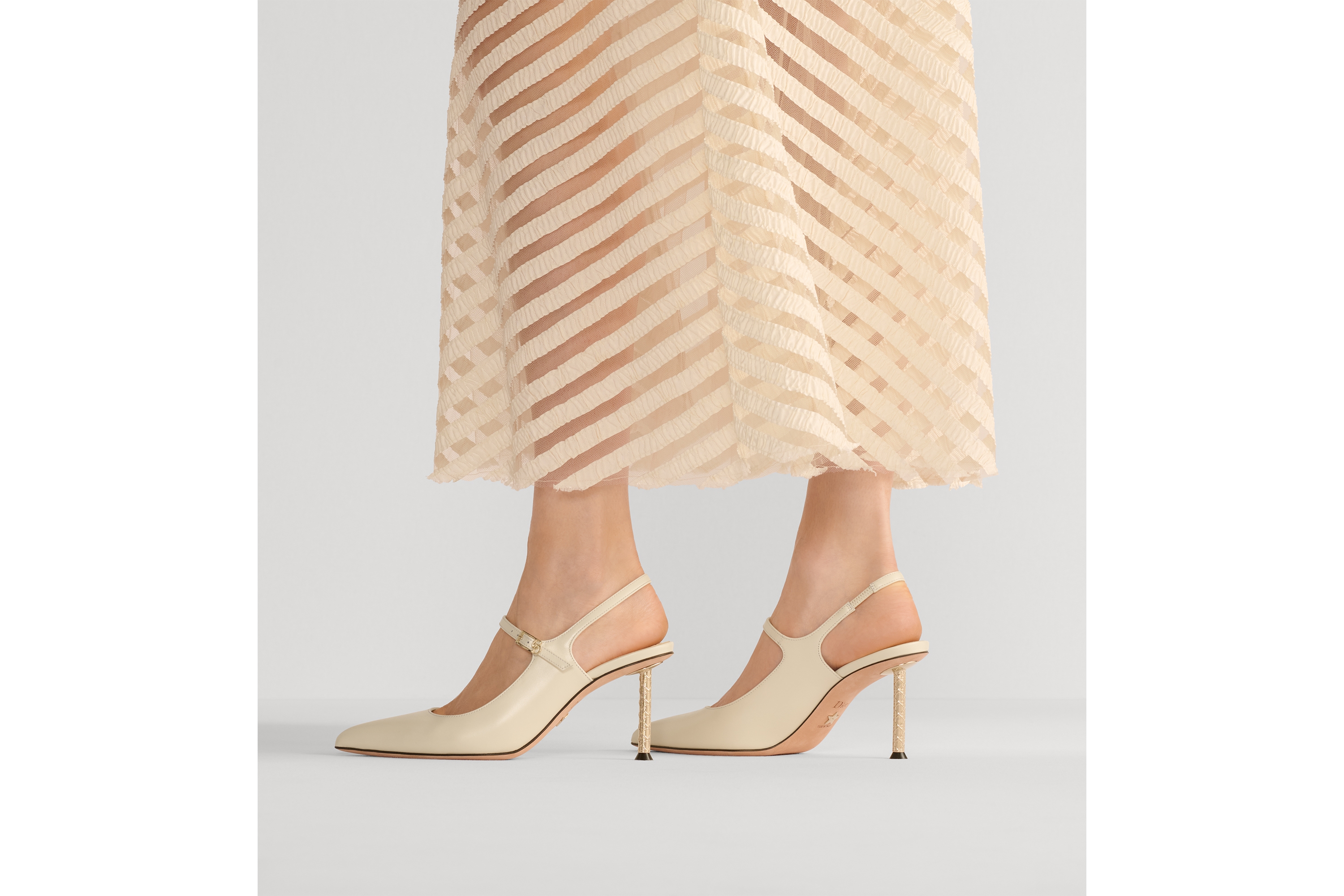 look_image_alt_prefix Dior Icon Slingback-Pumps Weiches Kalbsleder in Weiß E16