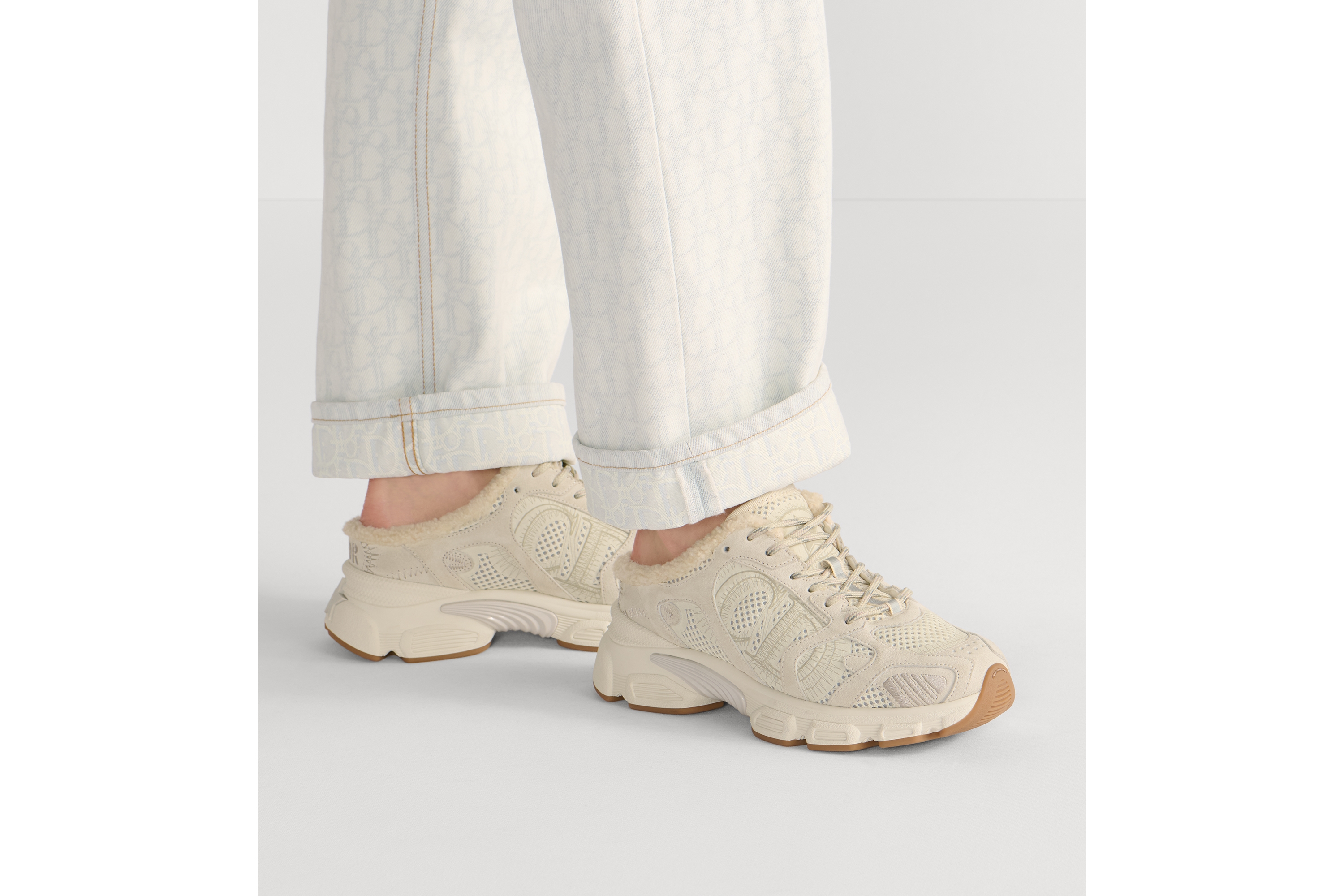 Look DiorAlps Dior Chrono Sneaker Beige Mesh and Suede Calfskin E15