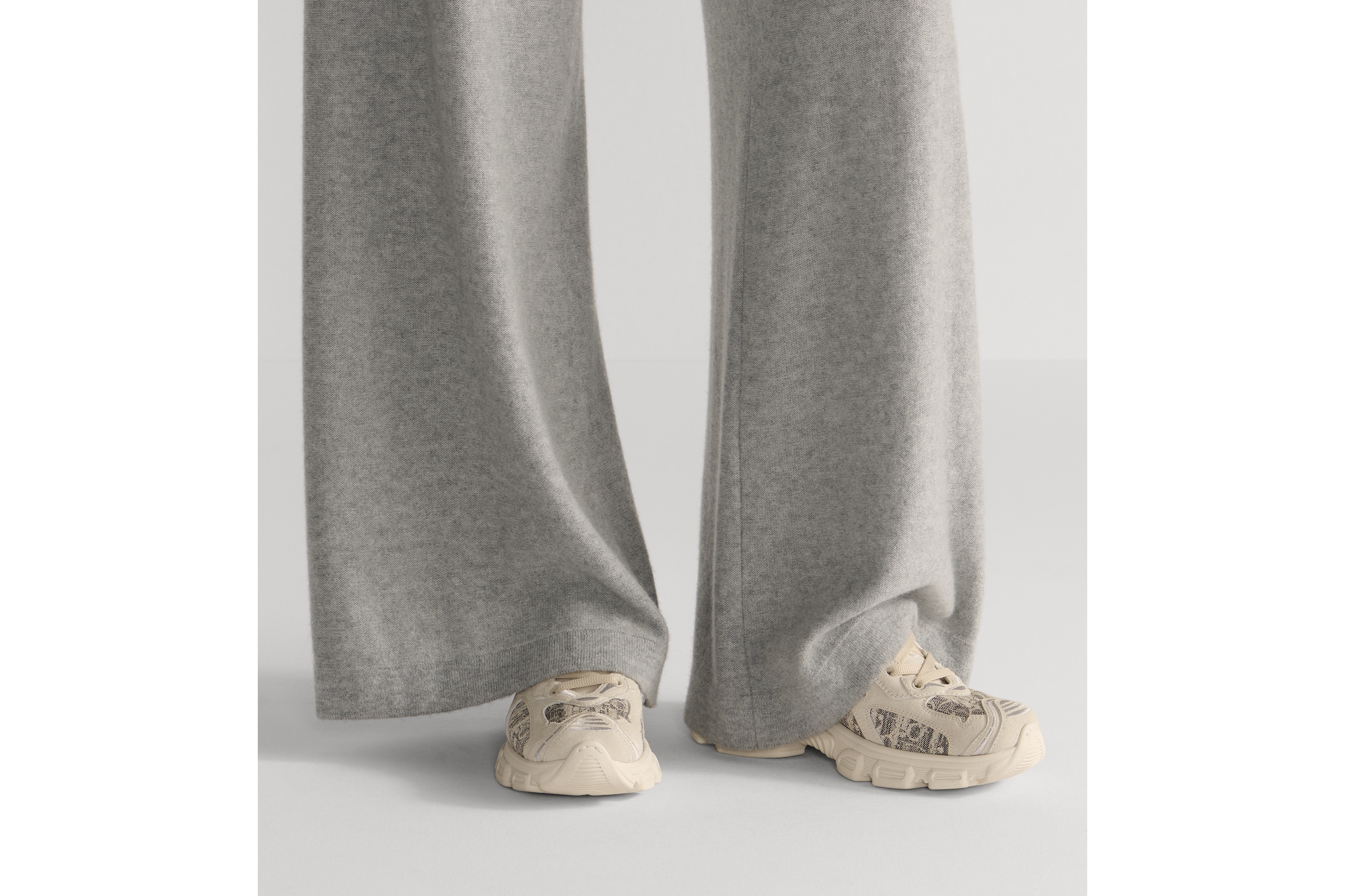 Dior Vibe スニーカー ディオール オブリーク ルセンティ エンブロイダリー コットン・メッシュ・スエードカーフスキン E14