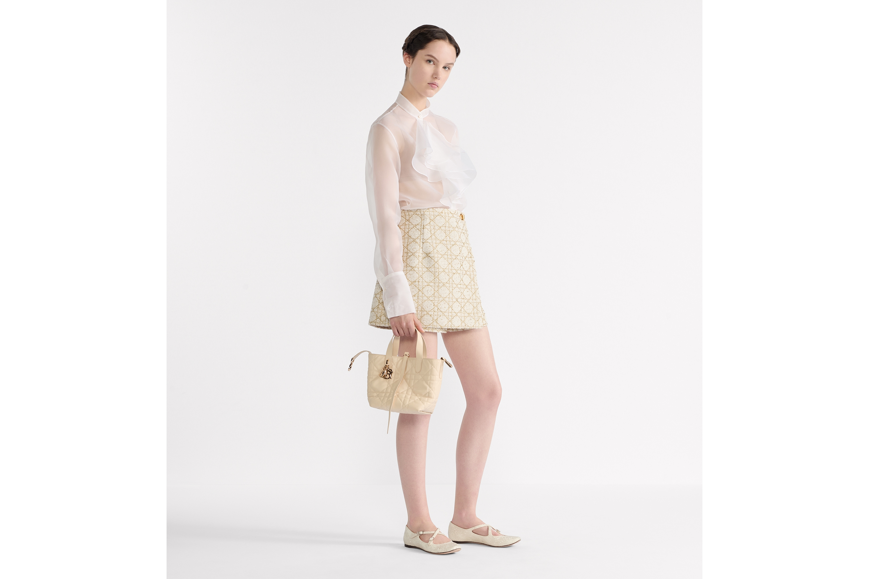 Look Small Dior Toujours Vertical Tote Bag Light Beige Macrocannage Calfskin E02