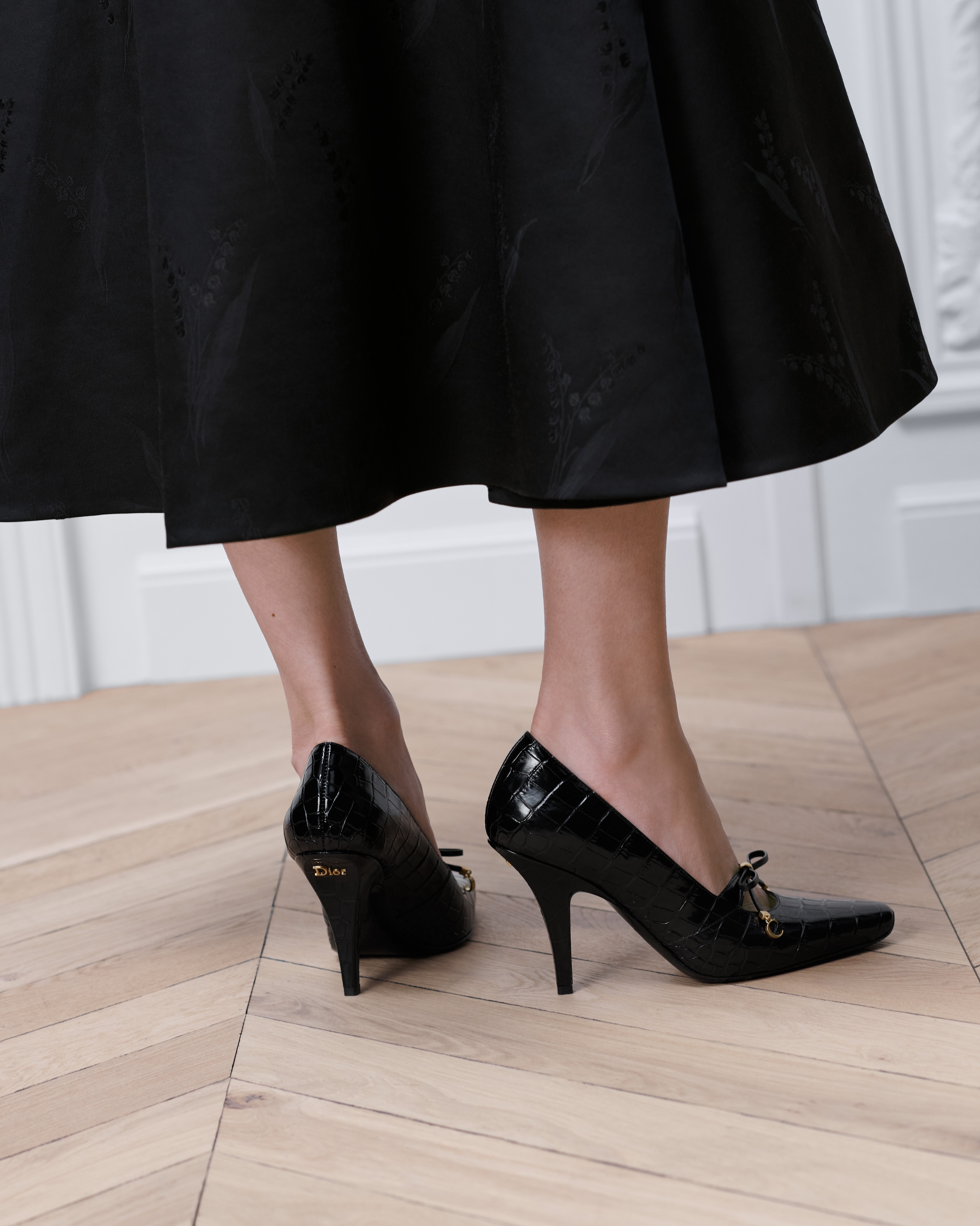 Look Dior Muse Pump Black Calfskin Printed with Crocodile Motif E16