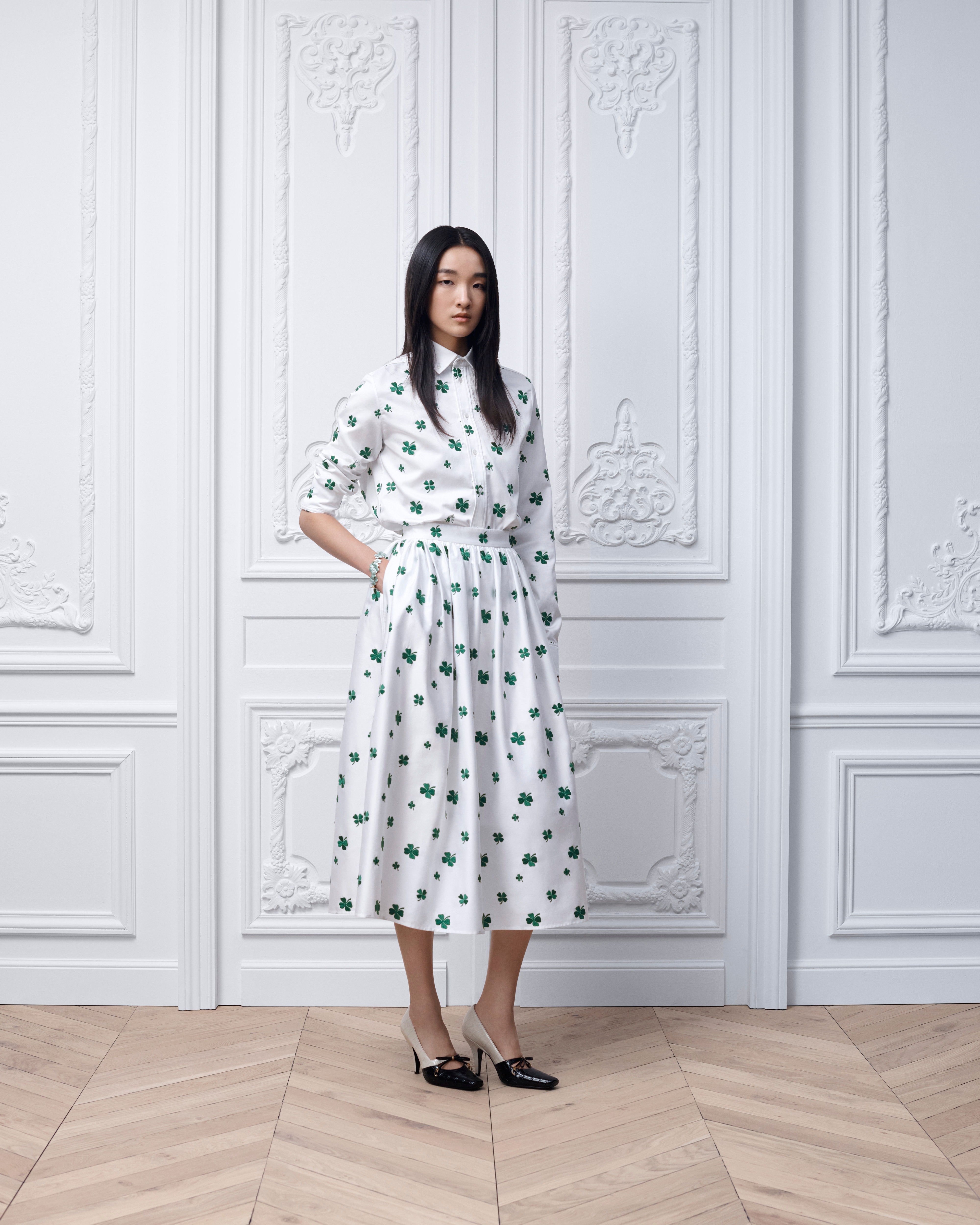 Jupe mi-longue brodée Popeline de coton mélangé blanc à motif Dior Clover vert E01