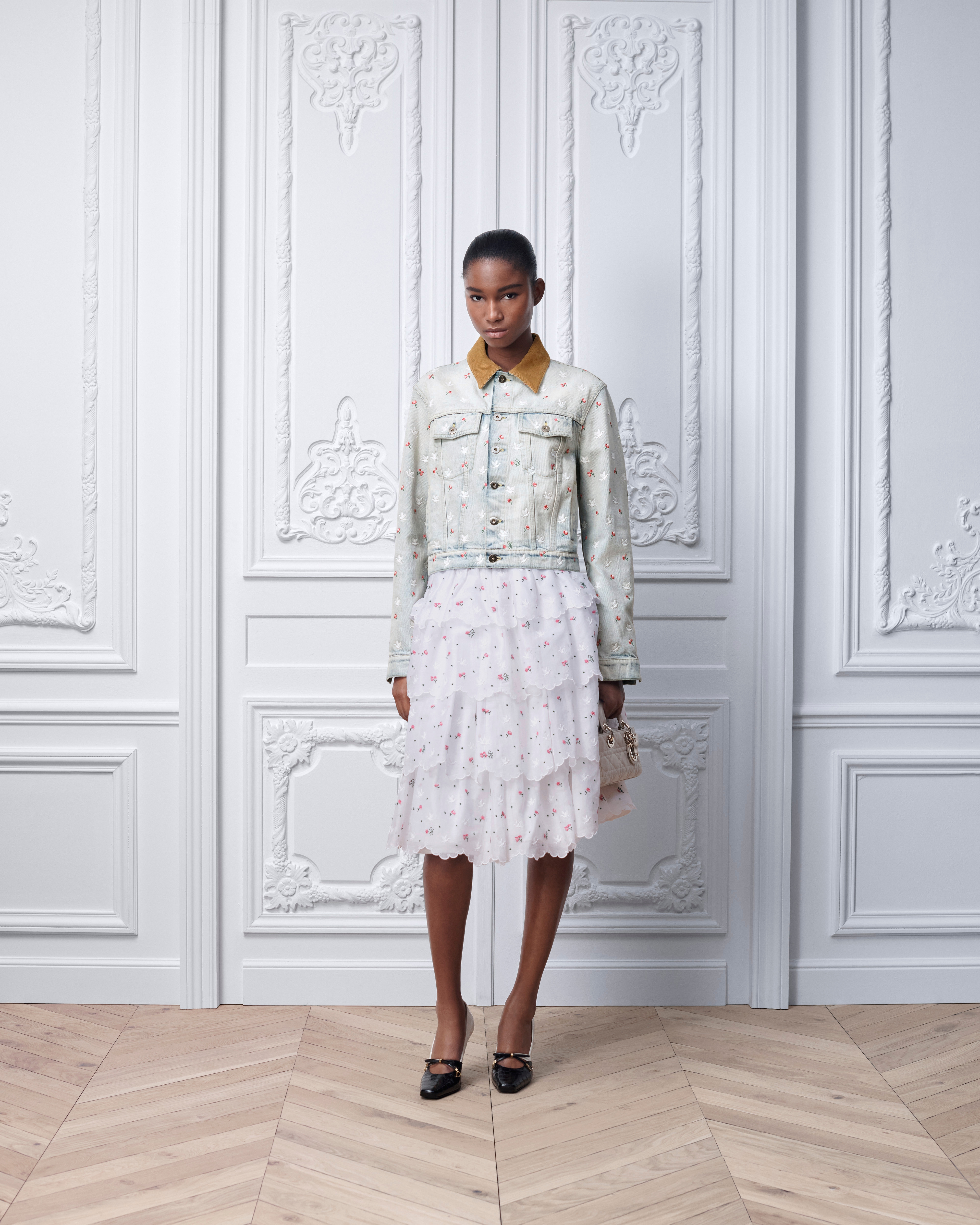 Look Dioramour Embroidered Jacket Light Blue Cotton Denim with Multicolor Doves & Roses Motif E01