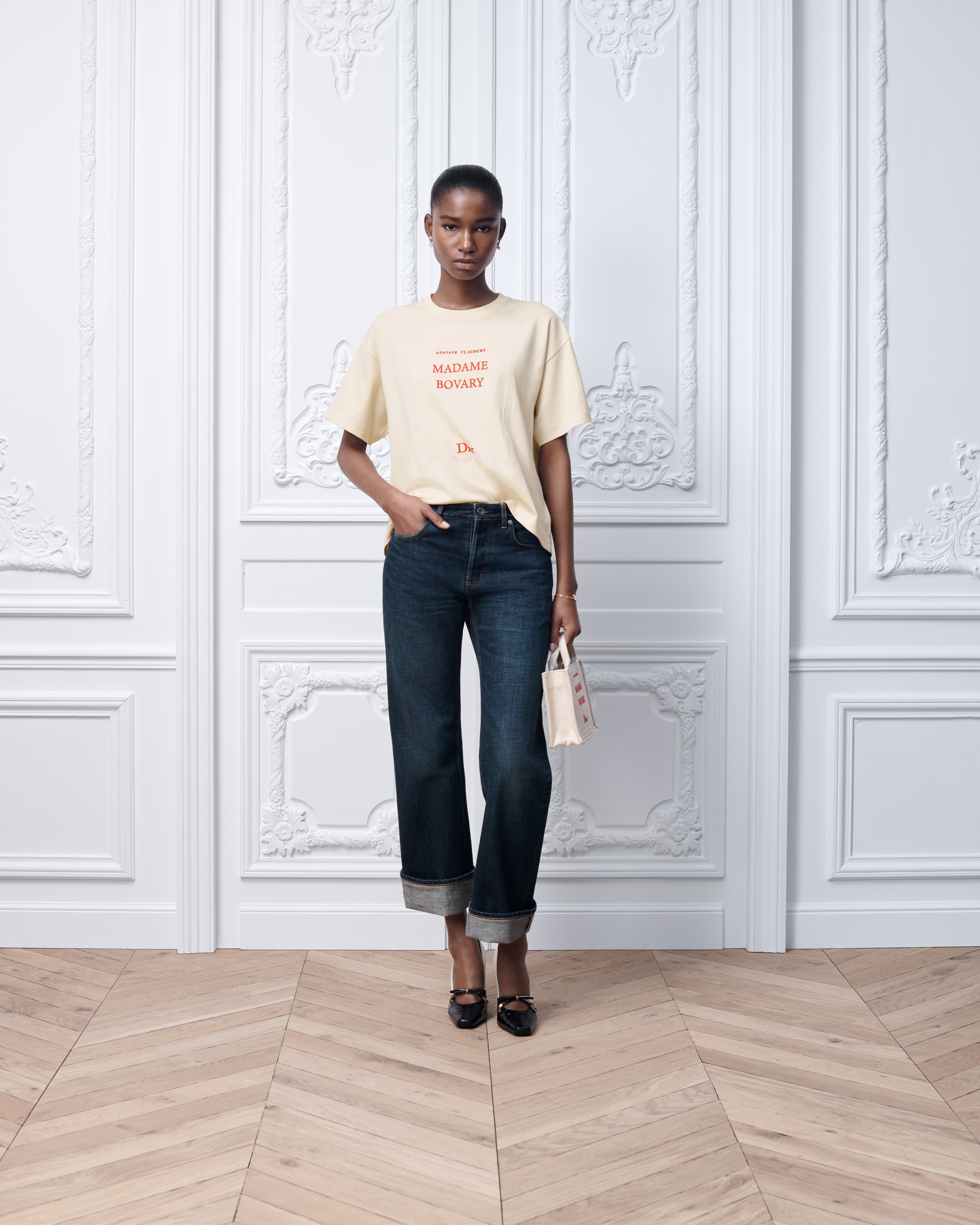 Look Book Cover Oversized Cropped T-Shirt Beige and Red Cotton Jersey E01