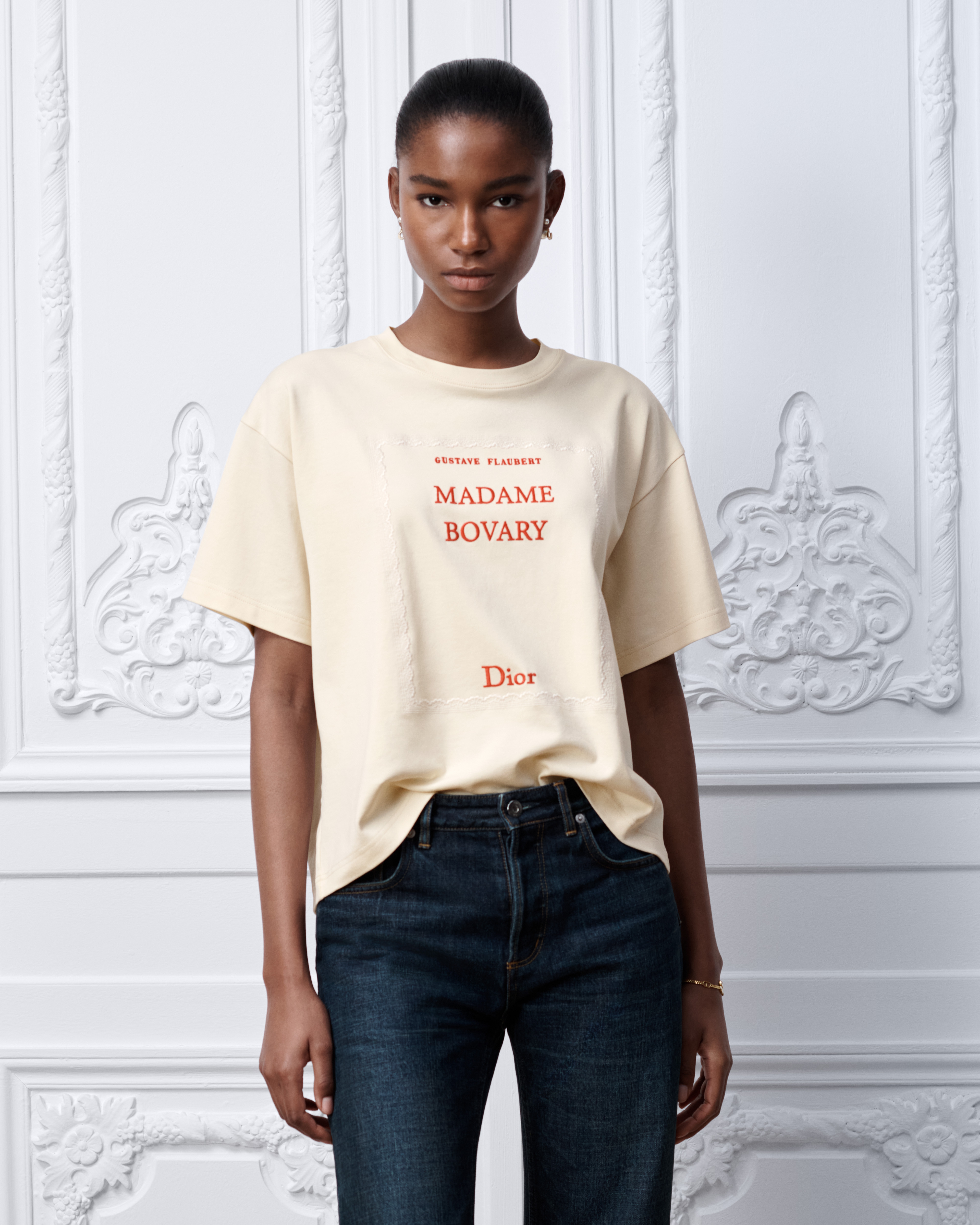 Camiseta extragrande y corta Book Cover Punto de algodón beige y rojo E04