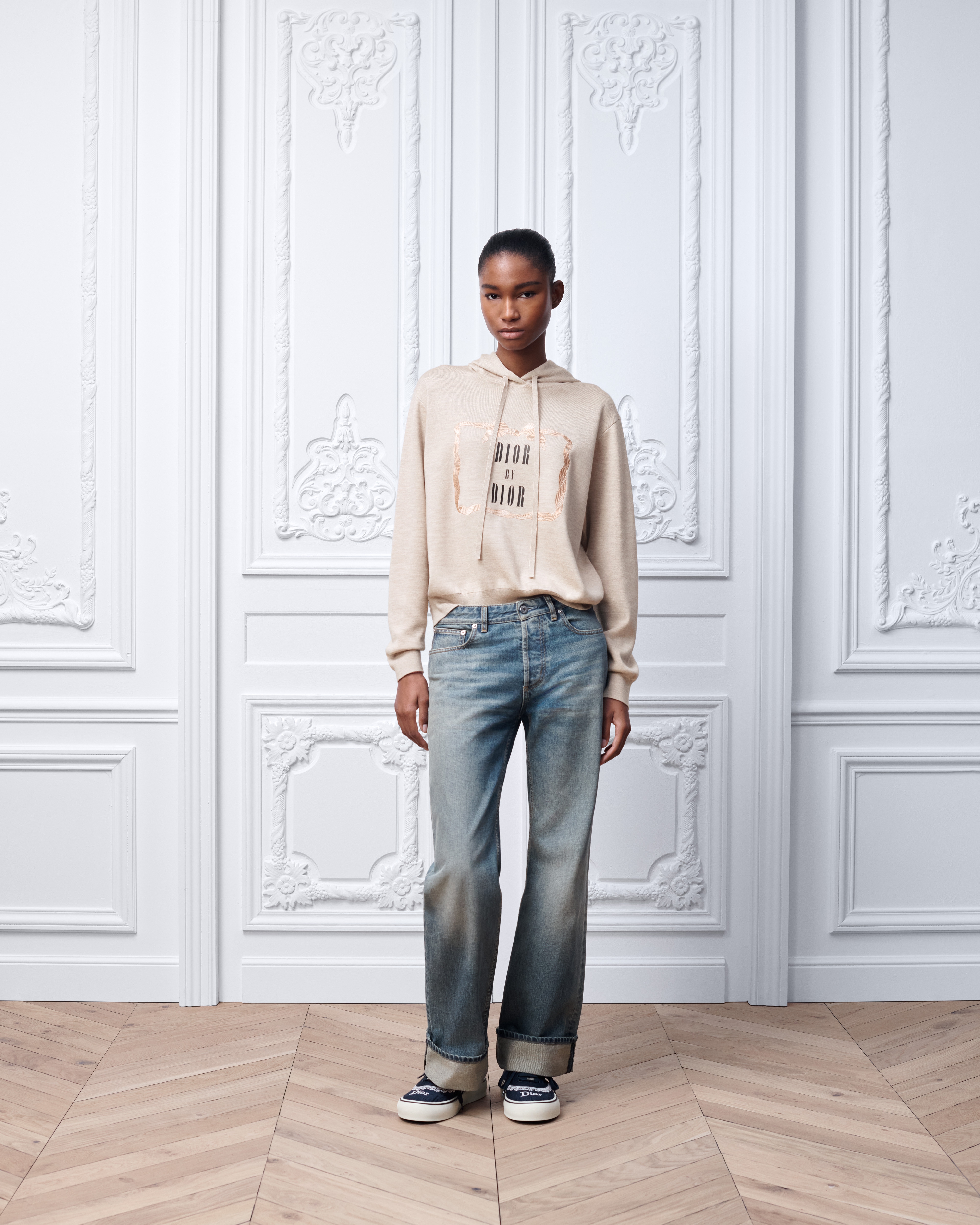 look_image_alt_prefix Book Cover Kapuzenpullover Kaschmir- und Seidenmischung in Beige und Schwarz E01