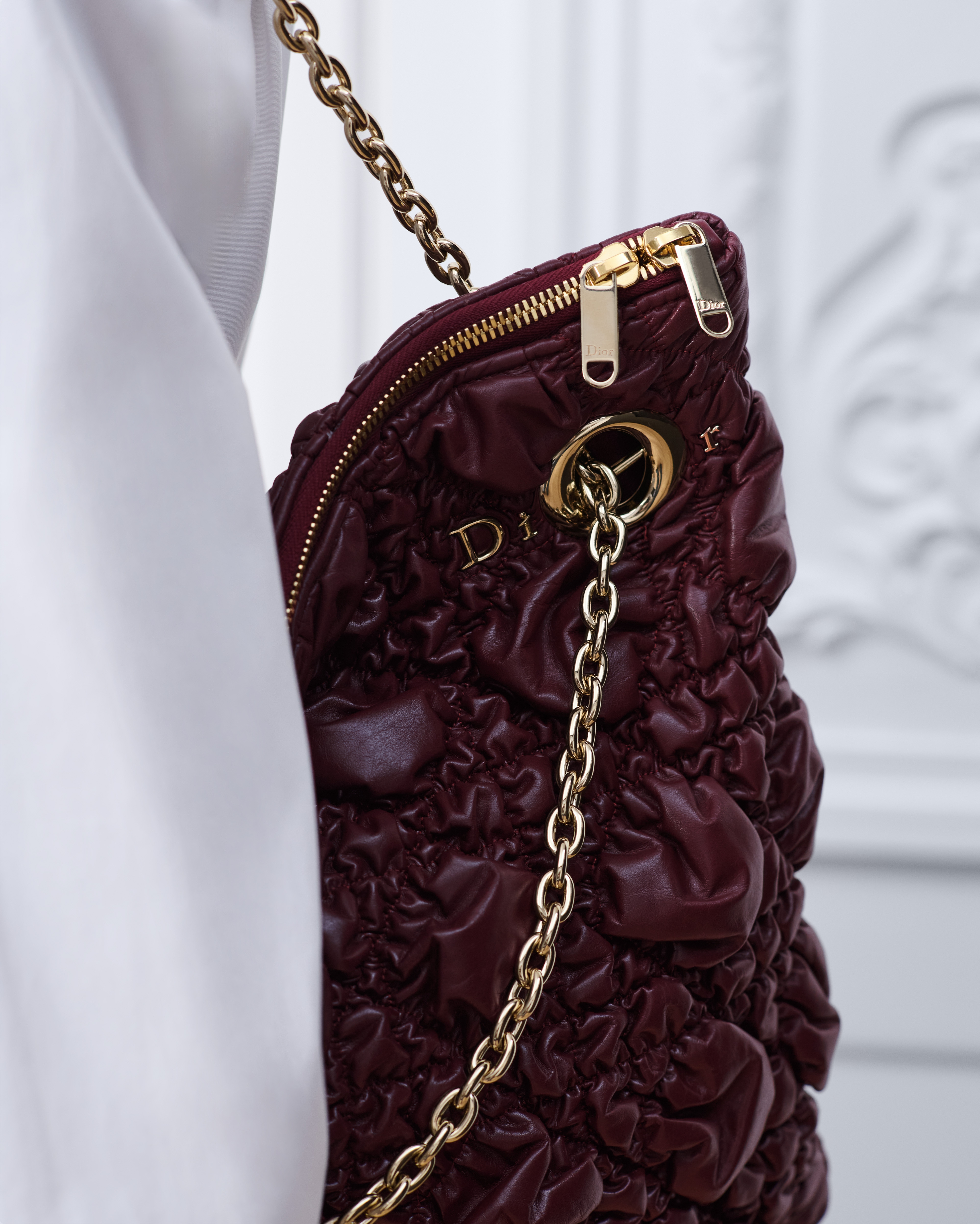  หนังลูกวัวบุนวมลาย Macrocannage สีมารูน แบนเนอร์