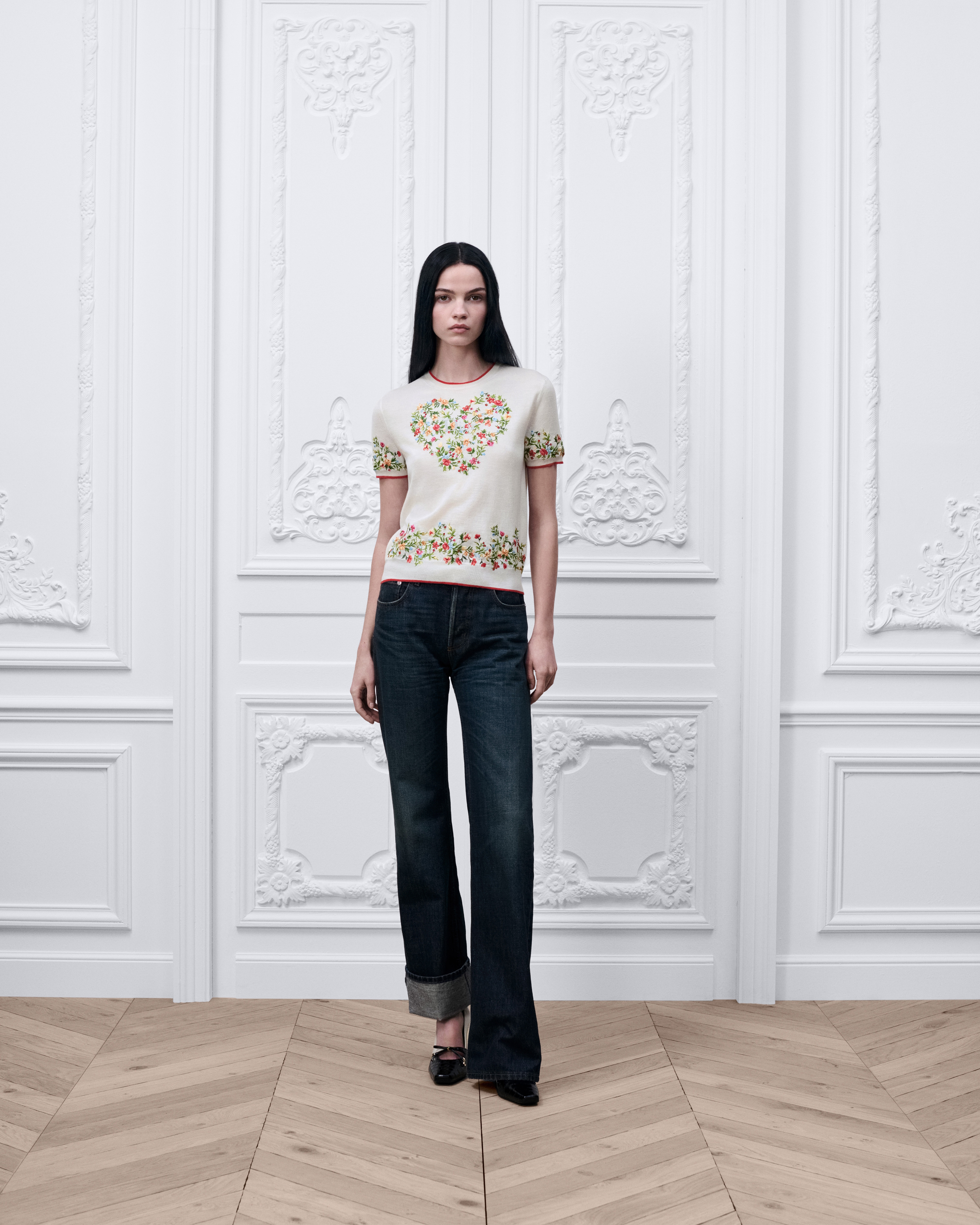 Dioramour Short-Sleeved Embroidered Sweater