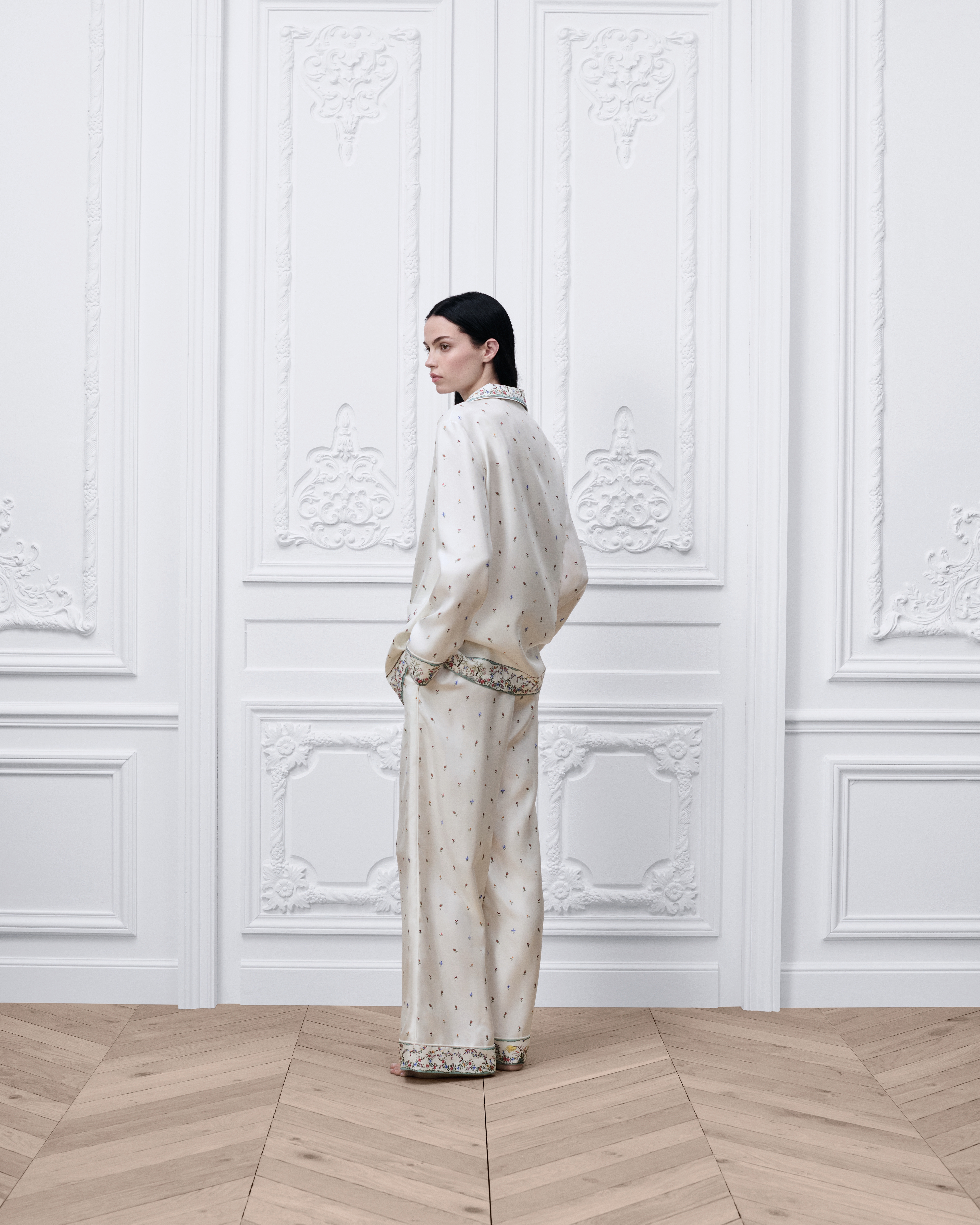 look_image_alt_prefix Pantalones Dioramour Sarga de seda blanca con motivo Revolution Flowers multicolor E03