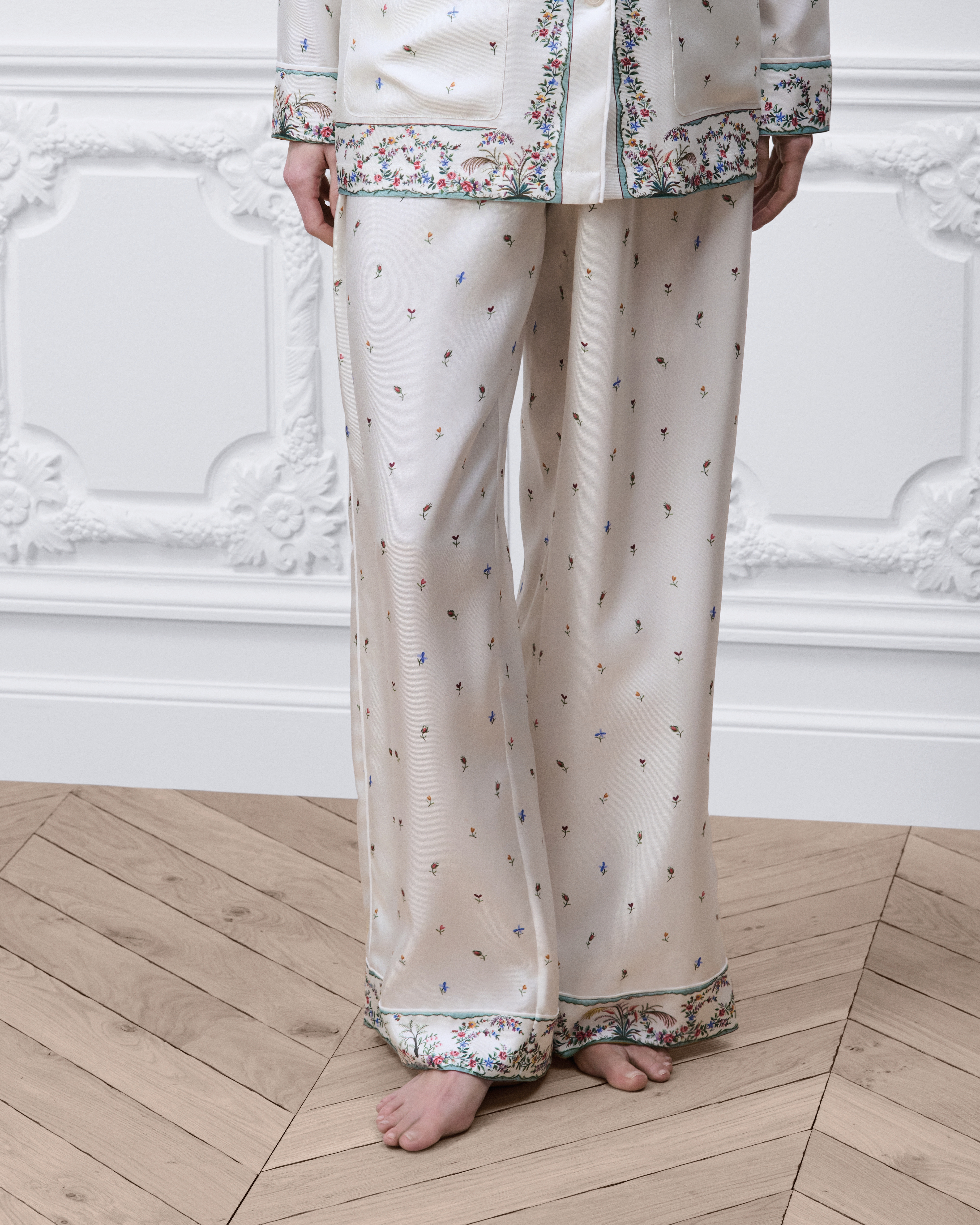 look_image_alt_prefix Pantalones Dioramour Sarga de seda blanca con motivo Revolution Flowers multicolor E14