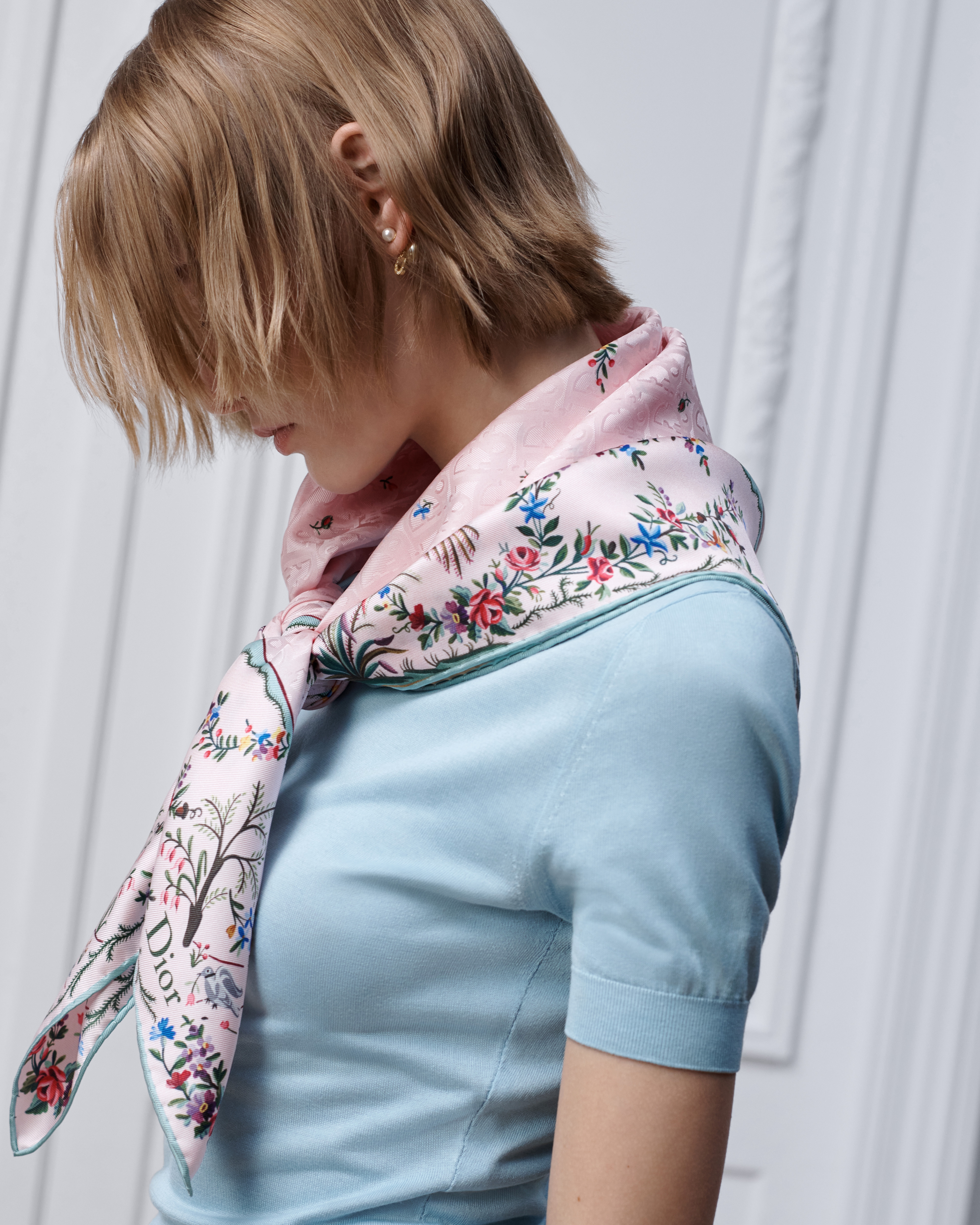 Look Dioramour Revolution Flowers 90 Square Scarf Pink Multicolor Silk Twill E07