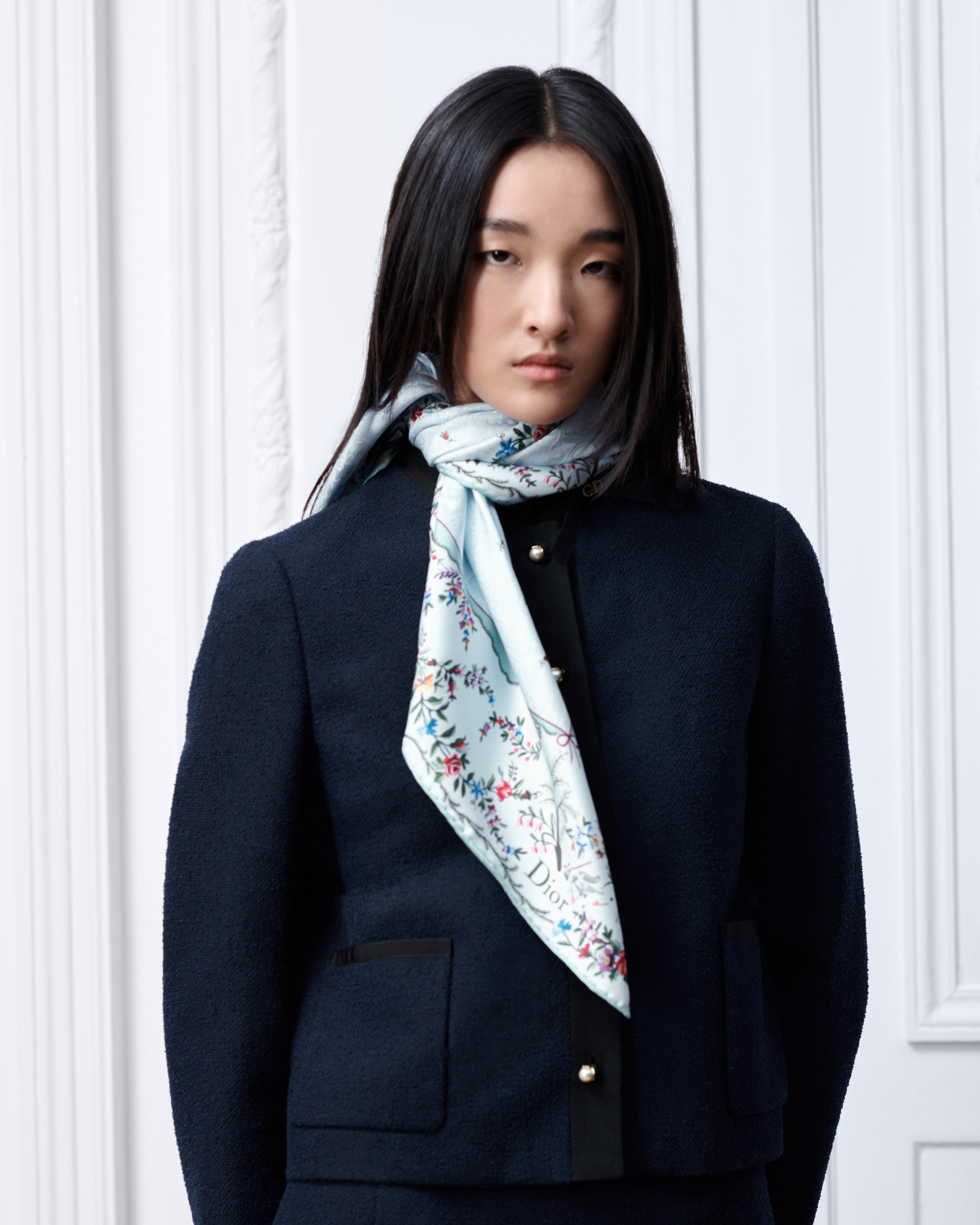 Look Dioramour Revolution Flowers 90 Square Scarf Blue Multicolor Silk Twill E12