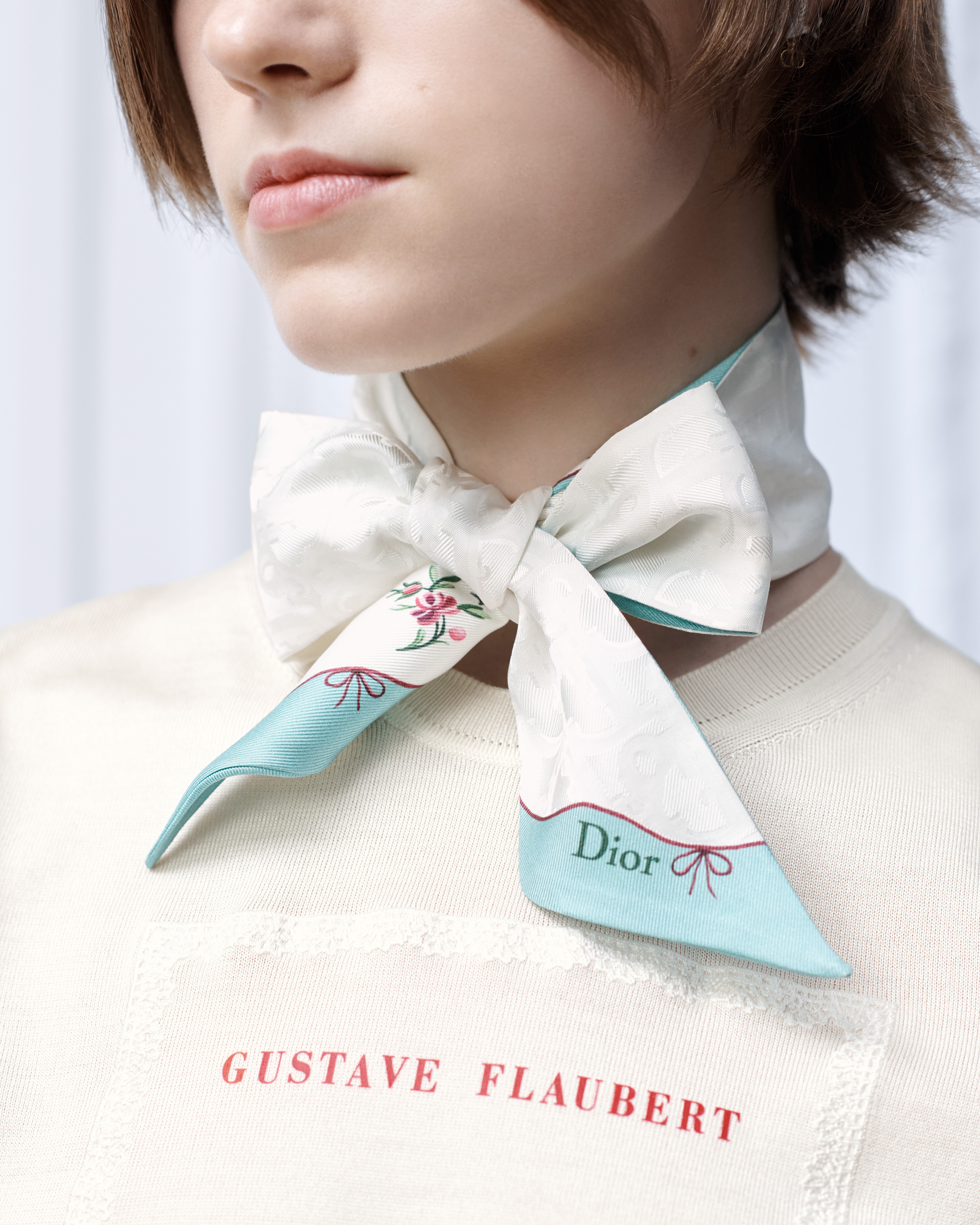 Look Dioramour Revolution Flowers Mitzah Scarf White Multicolor Silk Twill E07