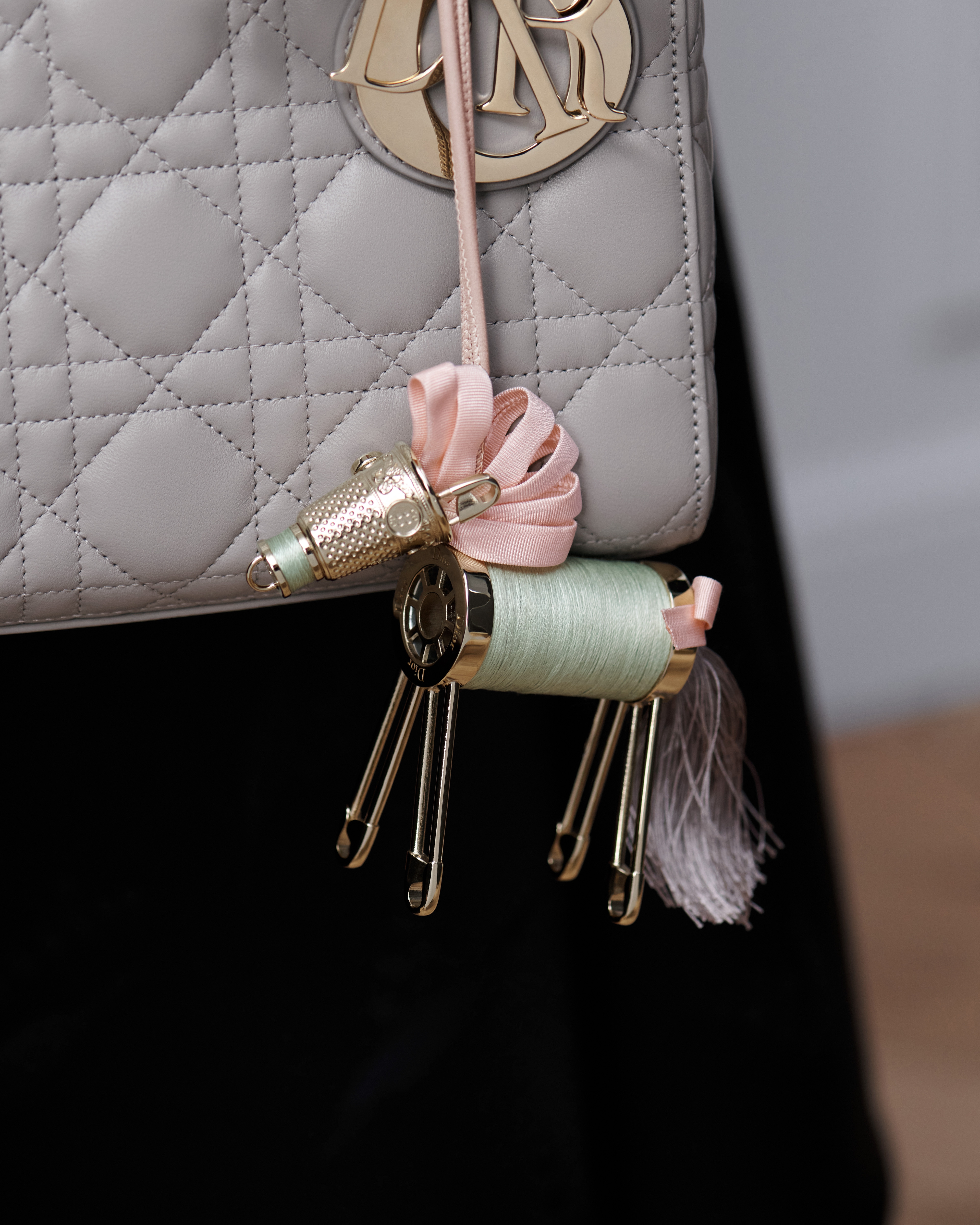 Look Lucky Dior Horse Bag Charm Multicolor Silk Thread and Gold-Finish Metal E17