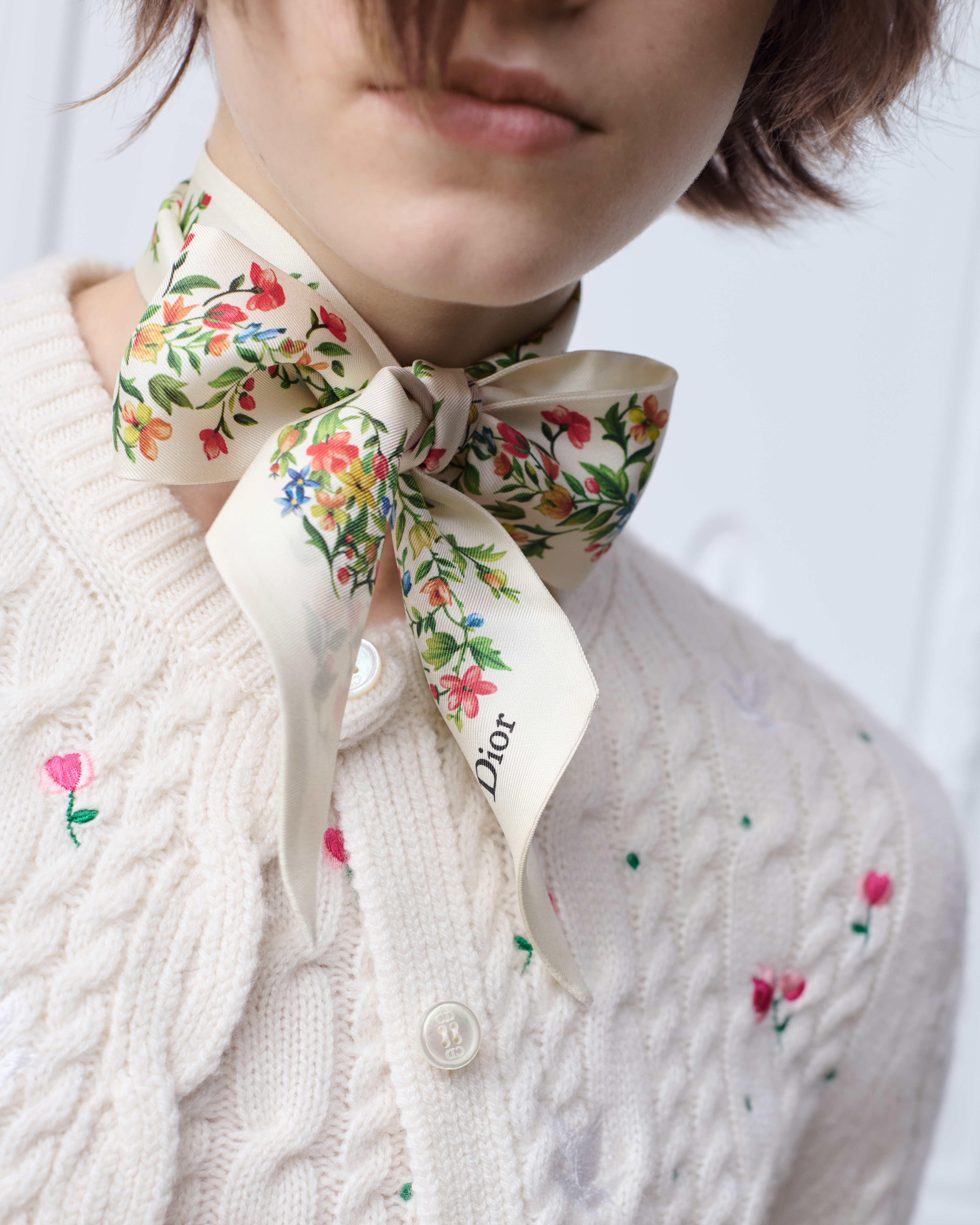 Look Dioramour Floral Heart Mitzah Scarf White Multicolor Silk Twill E12