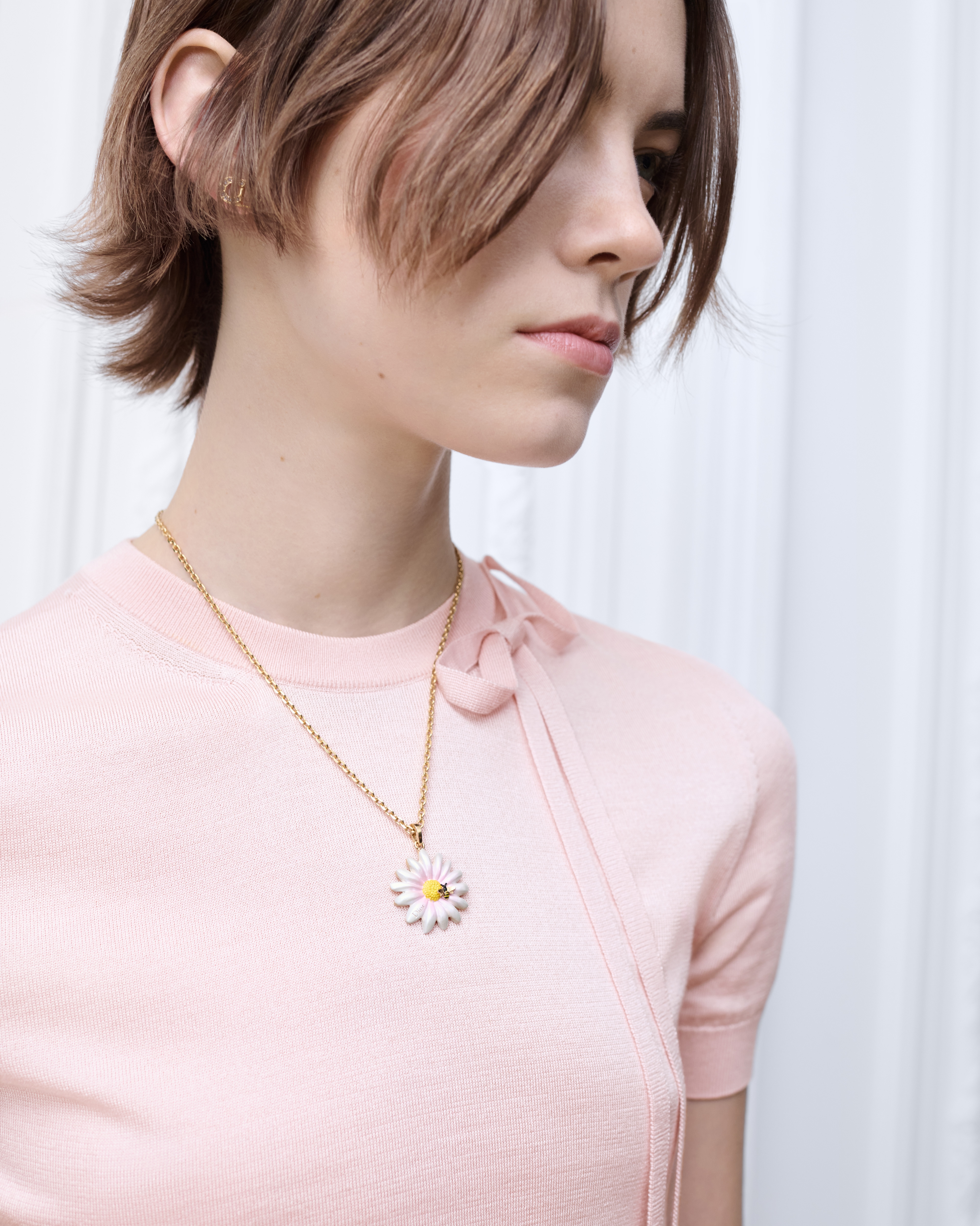 Look Dior Daisy Necklace Gold-Finish Metal and Multicolor Lacquer E08